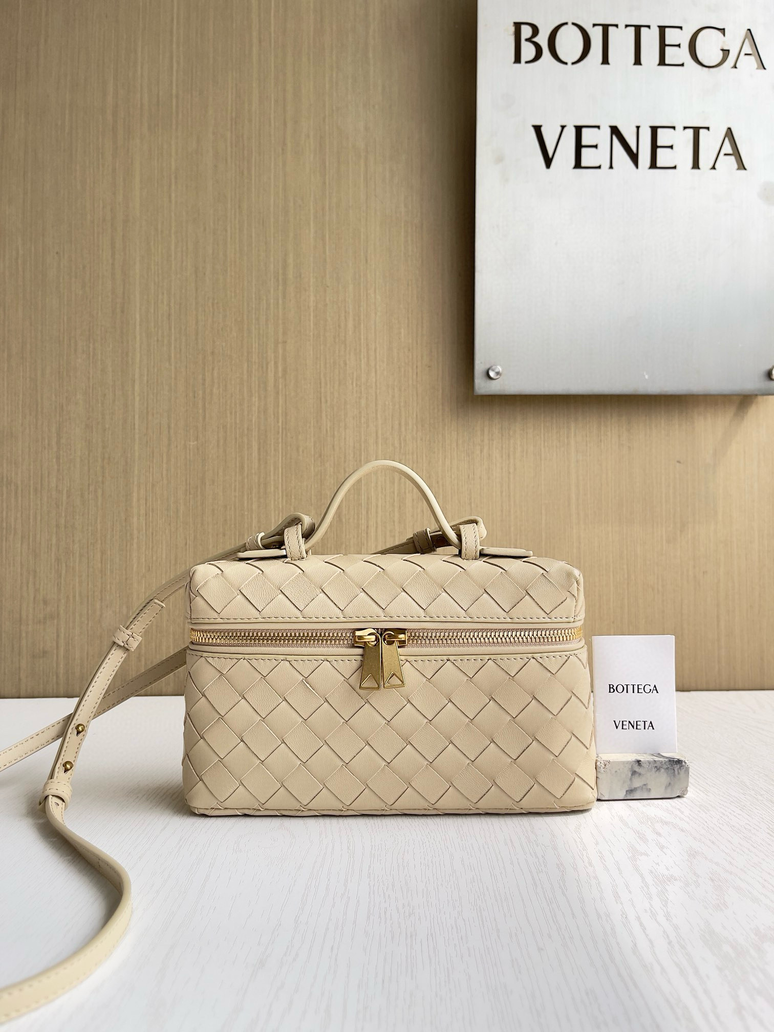 보테가 베네타 Bottega Veneta Bang Bang Vanity 크로스 백 789109 22cm