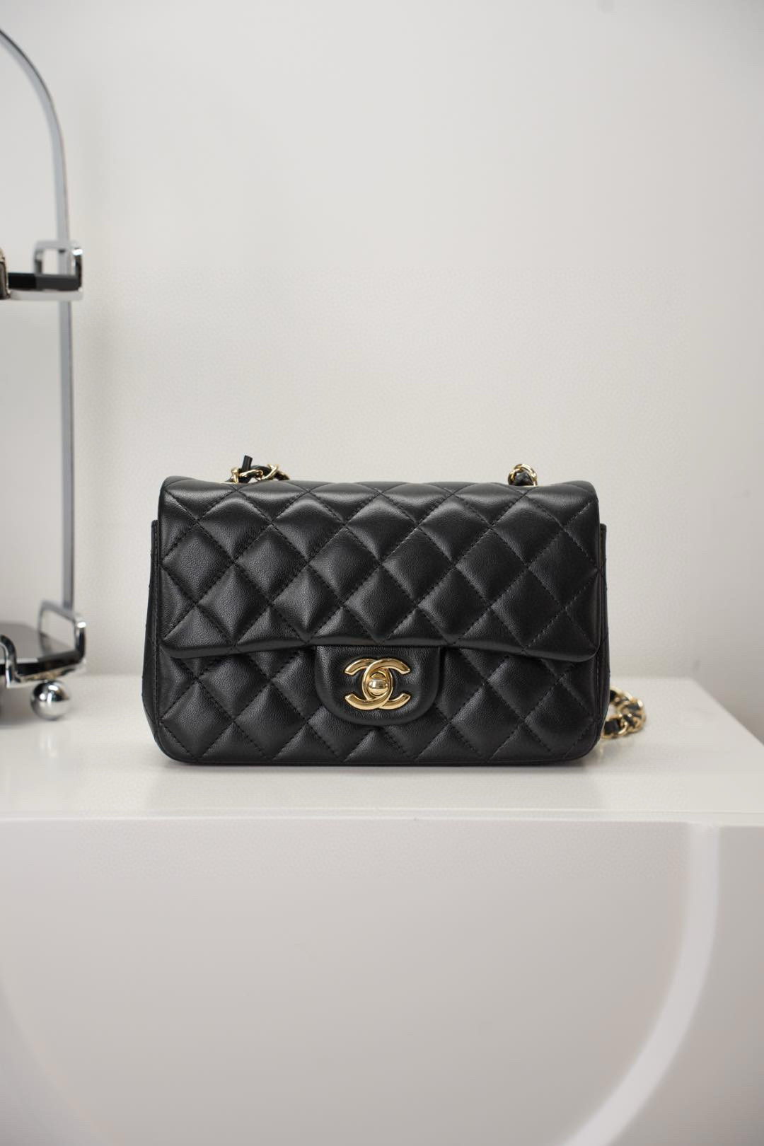 샤넬 Chanel Mini Classic Flap Bag A69900 Black gold 20cm