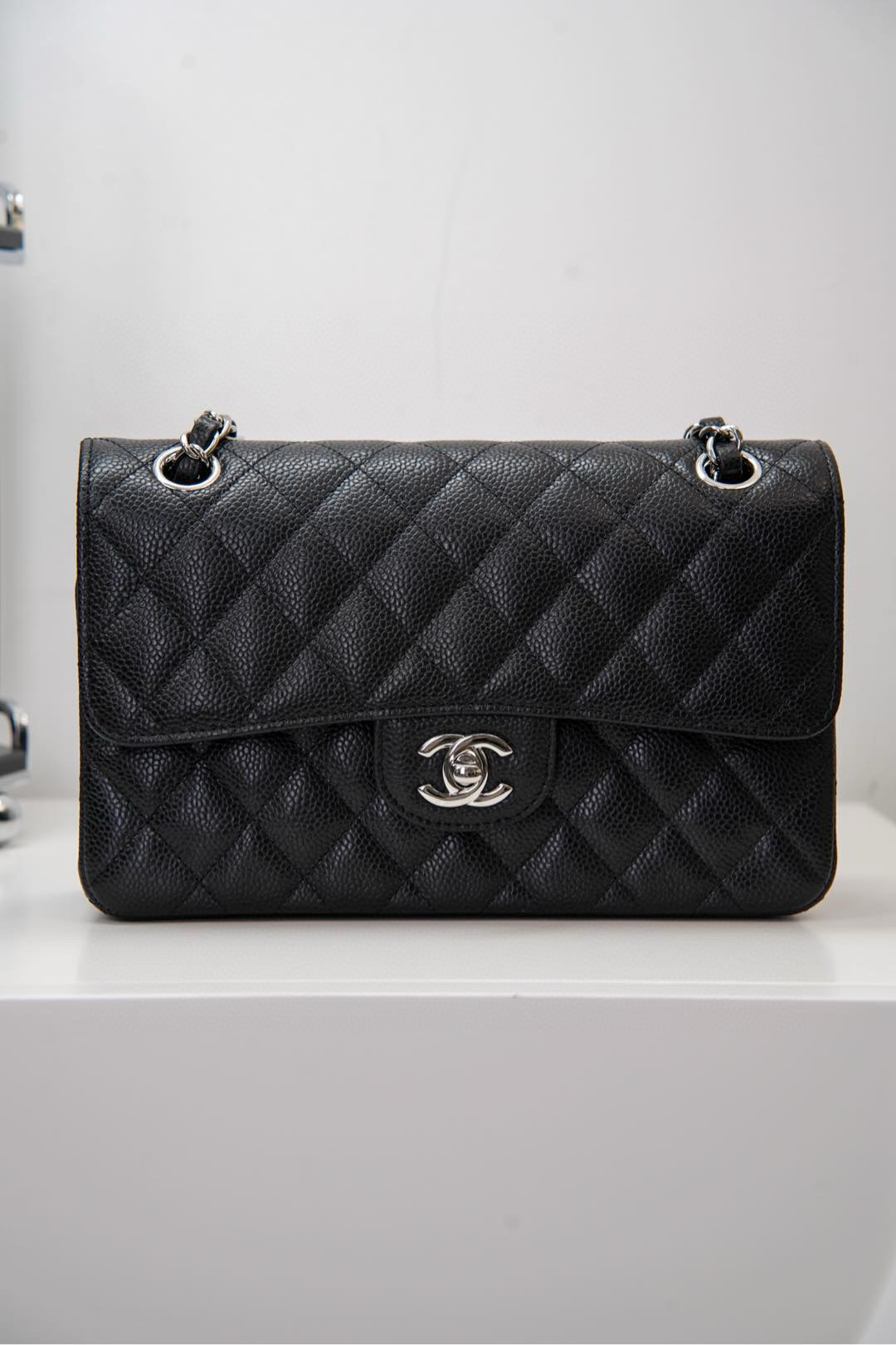 샤넬 Chanel Small Classic Flap Bag A01113 Black silver 23cm