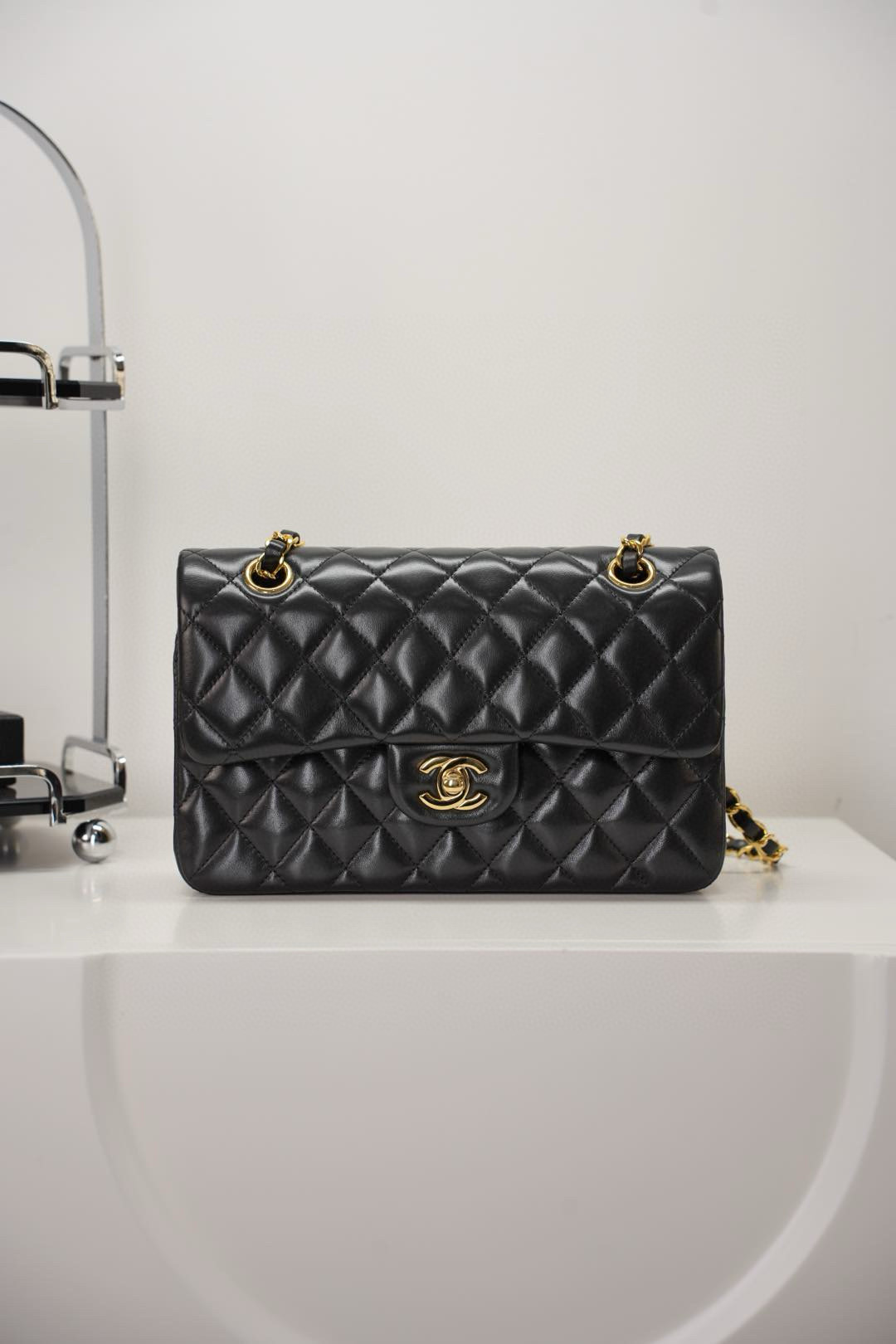 샤넬 Chanel Small Classic Flap Bag A01113 Black gold 23cm