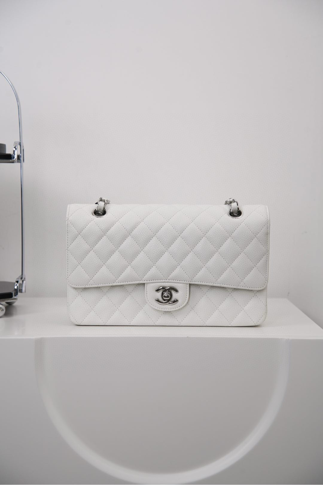 샤넬 Chanel Medium Classic Flap Bag A01112 White silver 25cm