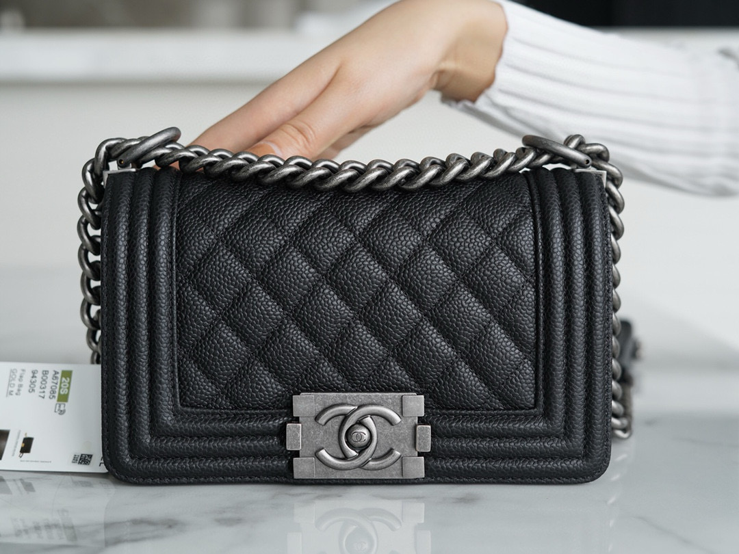 샤넬 Chanel Small Leboy Bag A67085 Black silver 20cm