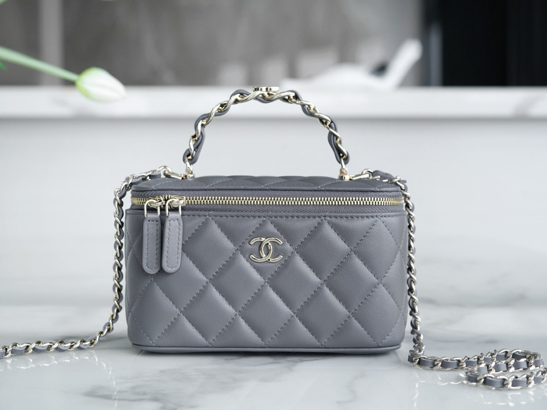 샤넬 Chanel 23k Long Vanity with chain grey 17cm