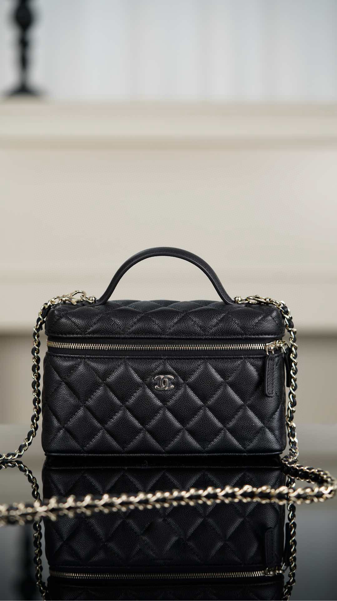 샤넬 Chanel 25c LP Long Vanity with chain 2505 Black gold 17cm