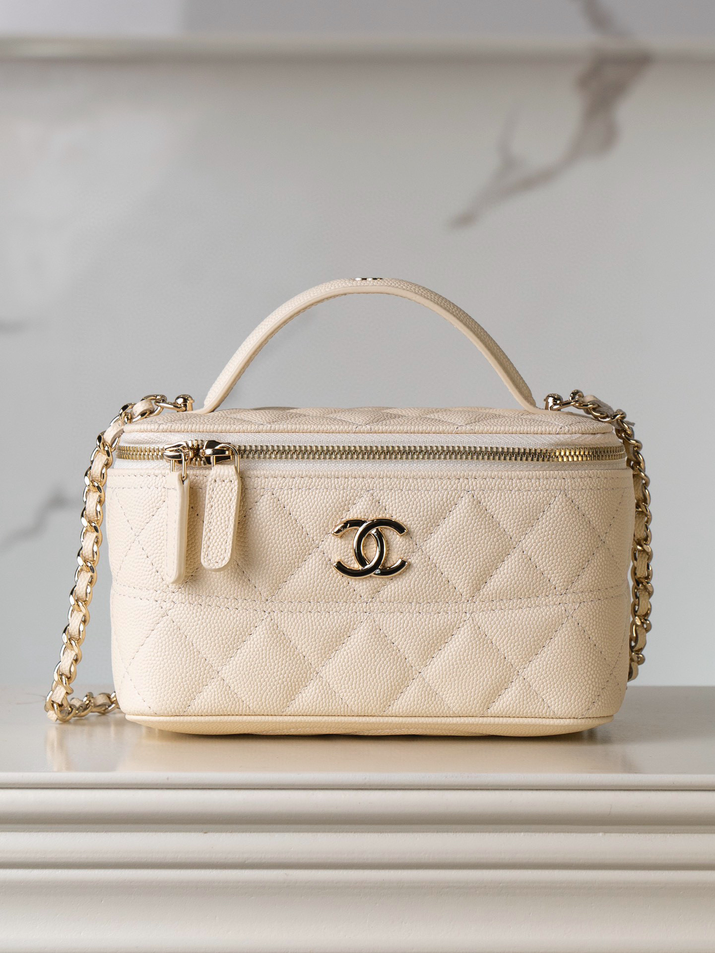 샤넬 Chanel 25c Long Vanity with chain Beige 17cm