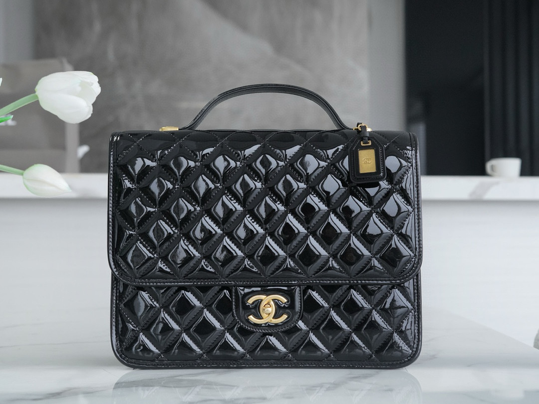 샤넬 Chanel 22k Large Backpack Patent Black 31.5cm