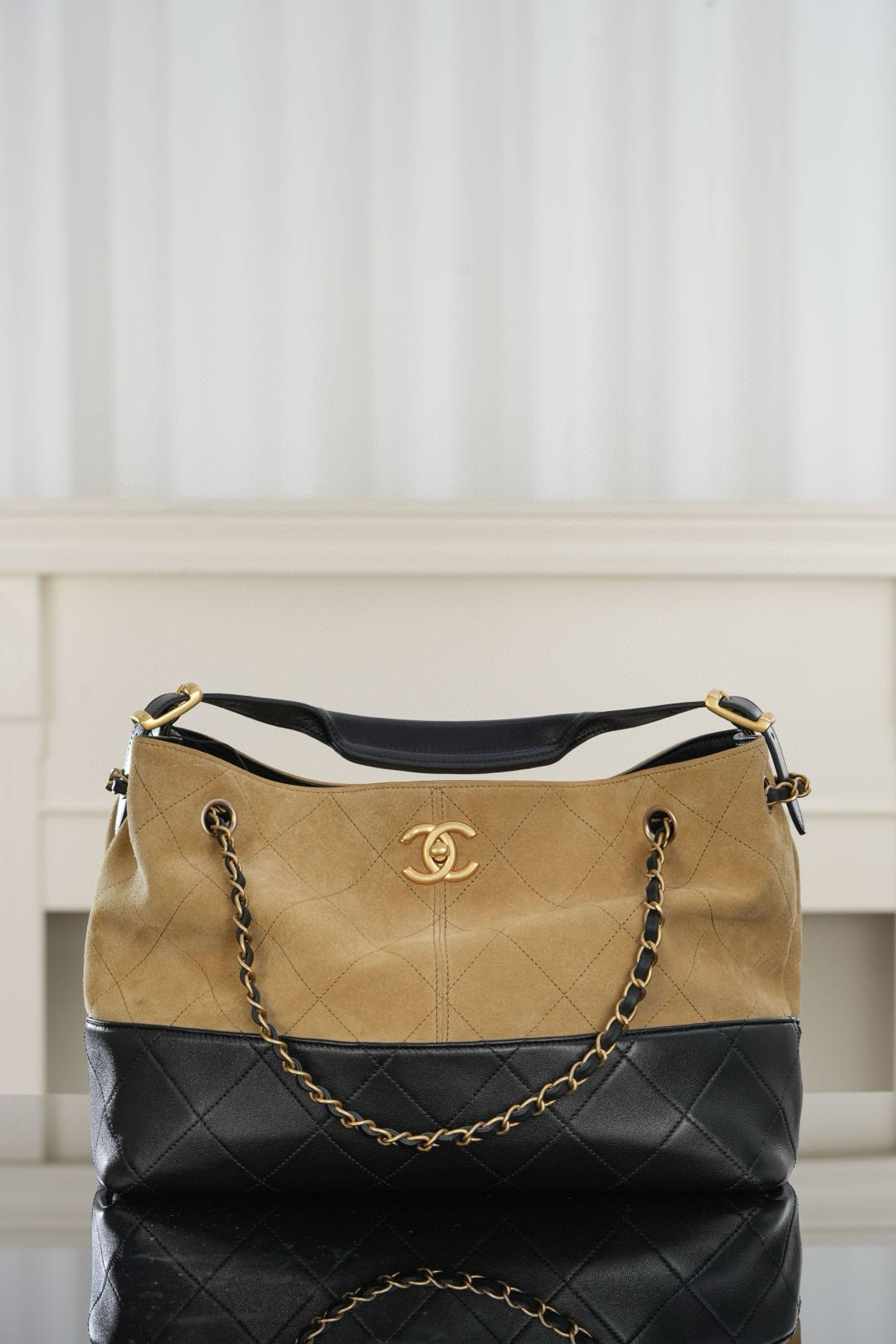 샤넬 Chanel 25A Small Shopping Bag AS5634 Beige & Black 36cm