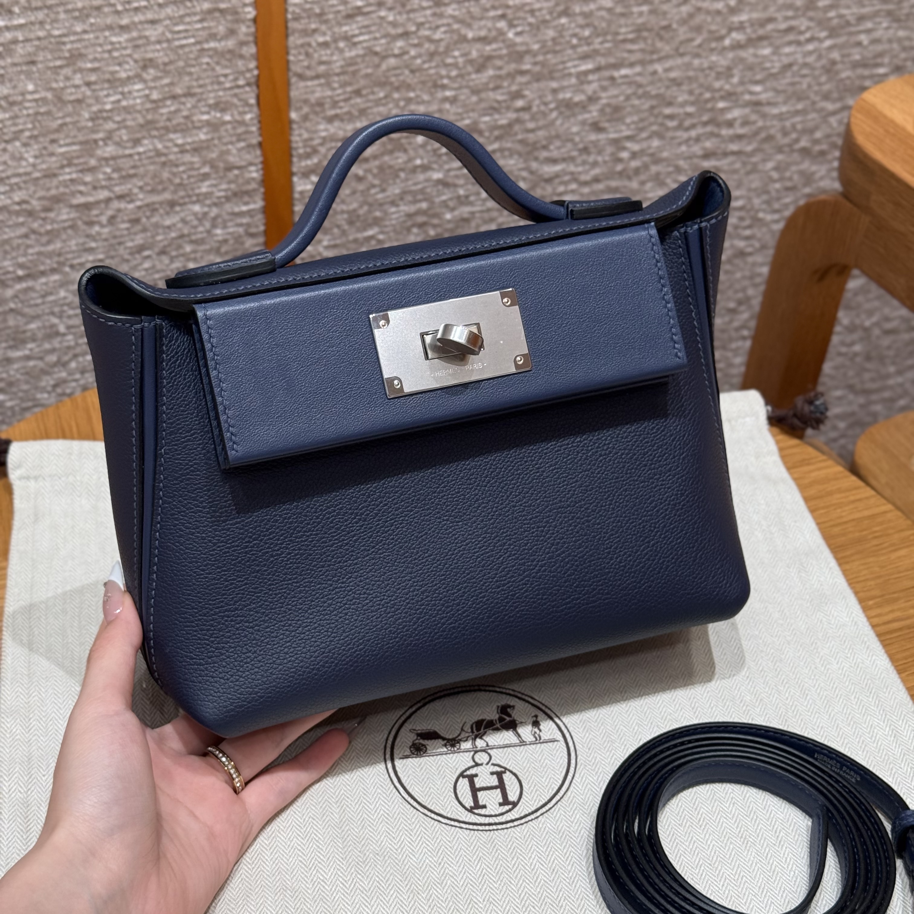 에르메스 Hermes Kelly 2424 21cm evercolor 73 Blue saphir/silver