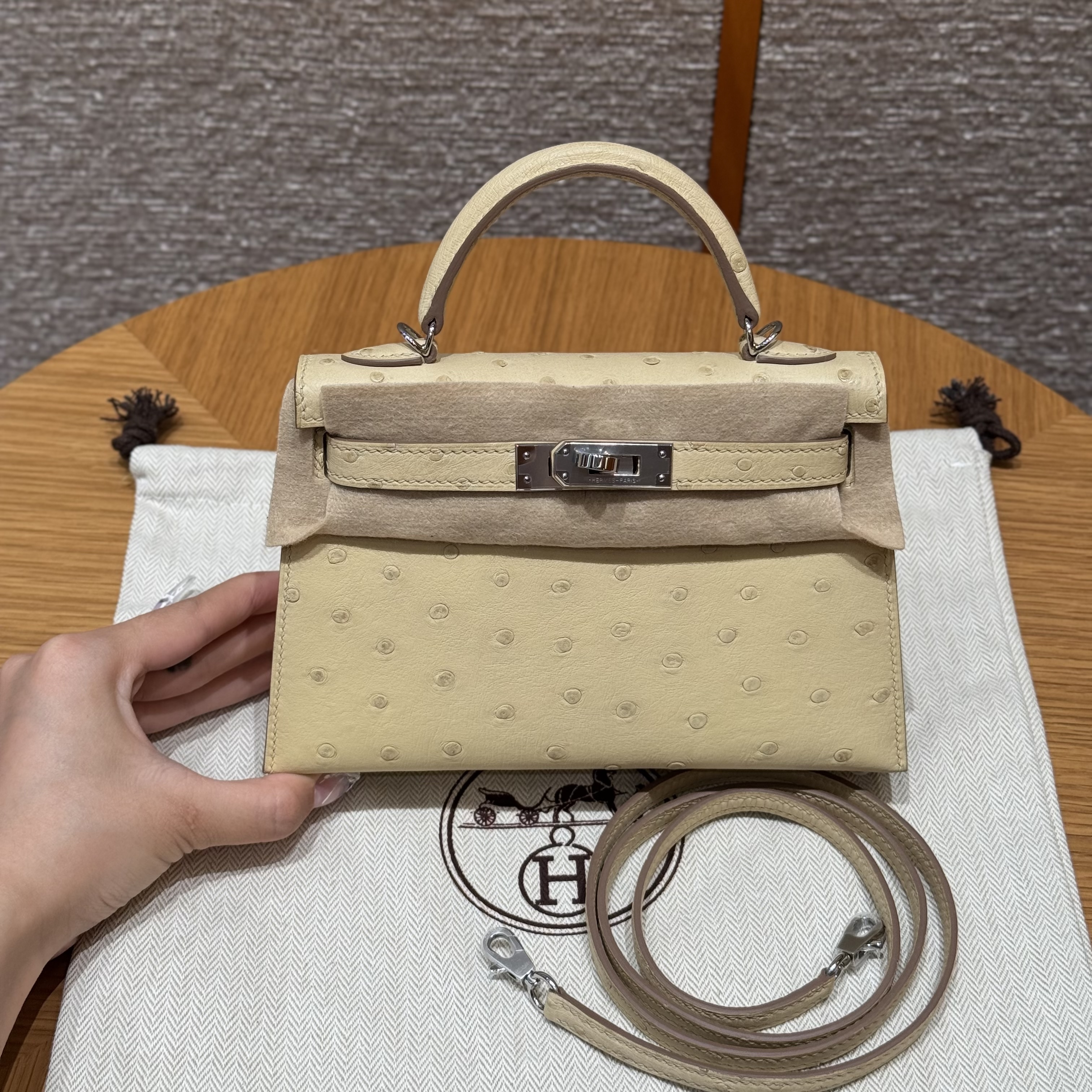 에르메스 Hermes Mini Kelly 19cm KK ostrich Y1 Vanille/silver