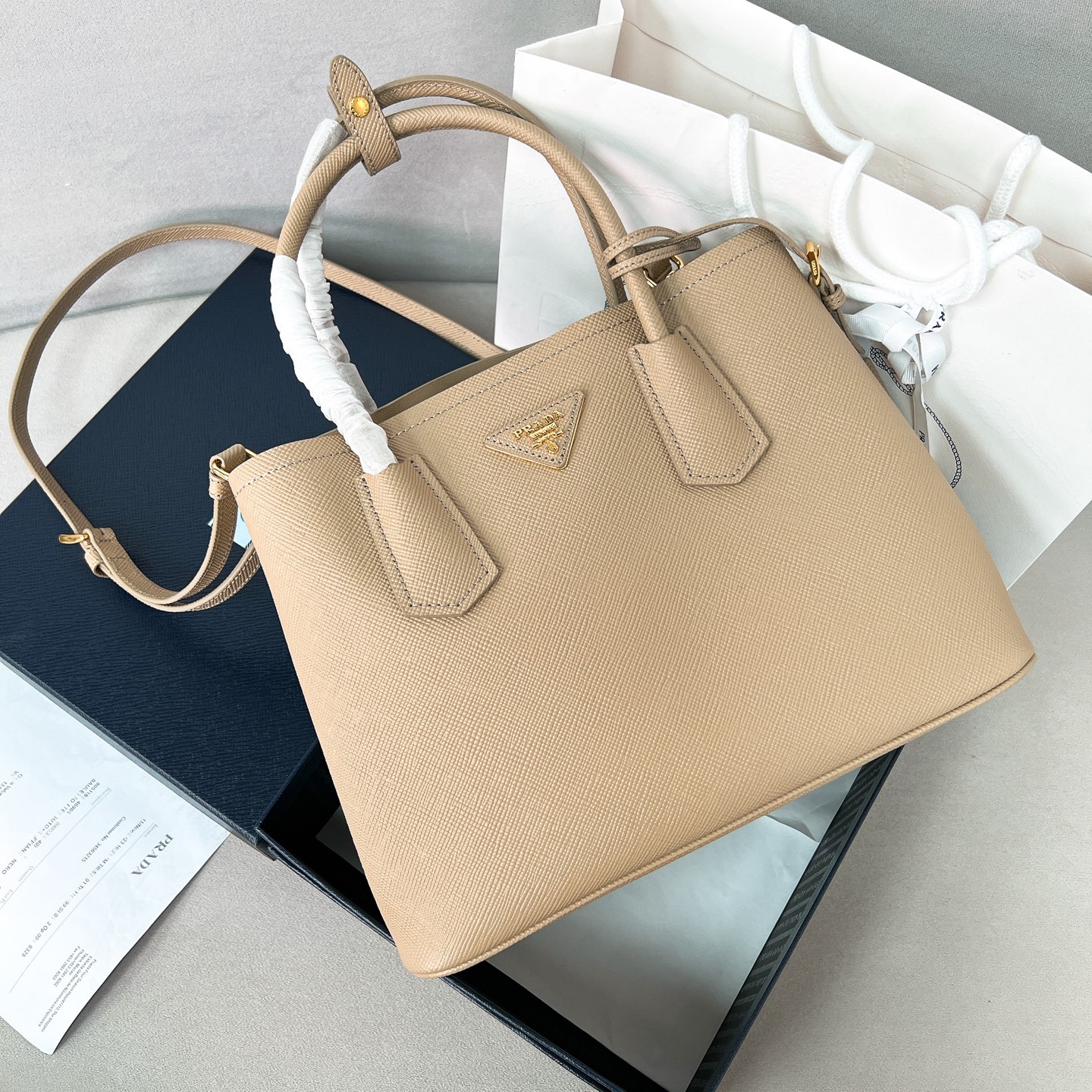 프라다 Prada 1BG887 미디엄 프라다 두블레 사피아노 가죽 백 31CM