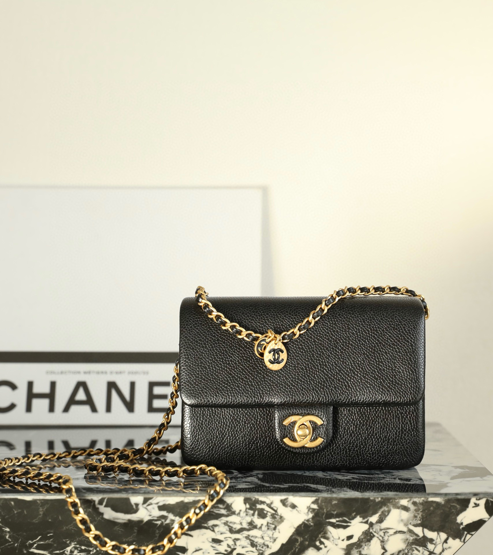 샤넬 Chanel AS5218 Mini Classic Flap Bag C-521 Black gold 17cm