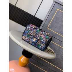 샤넬 Chanel Mini Classic Flap Bag So Black 20cm