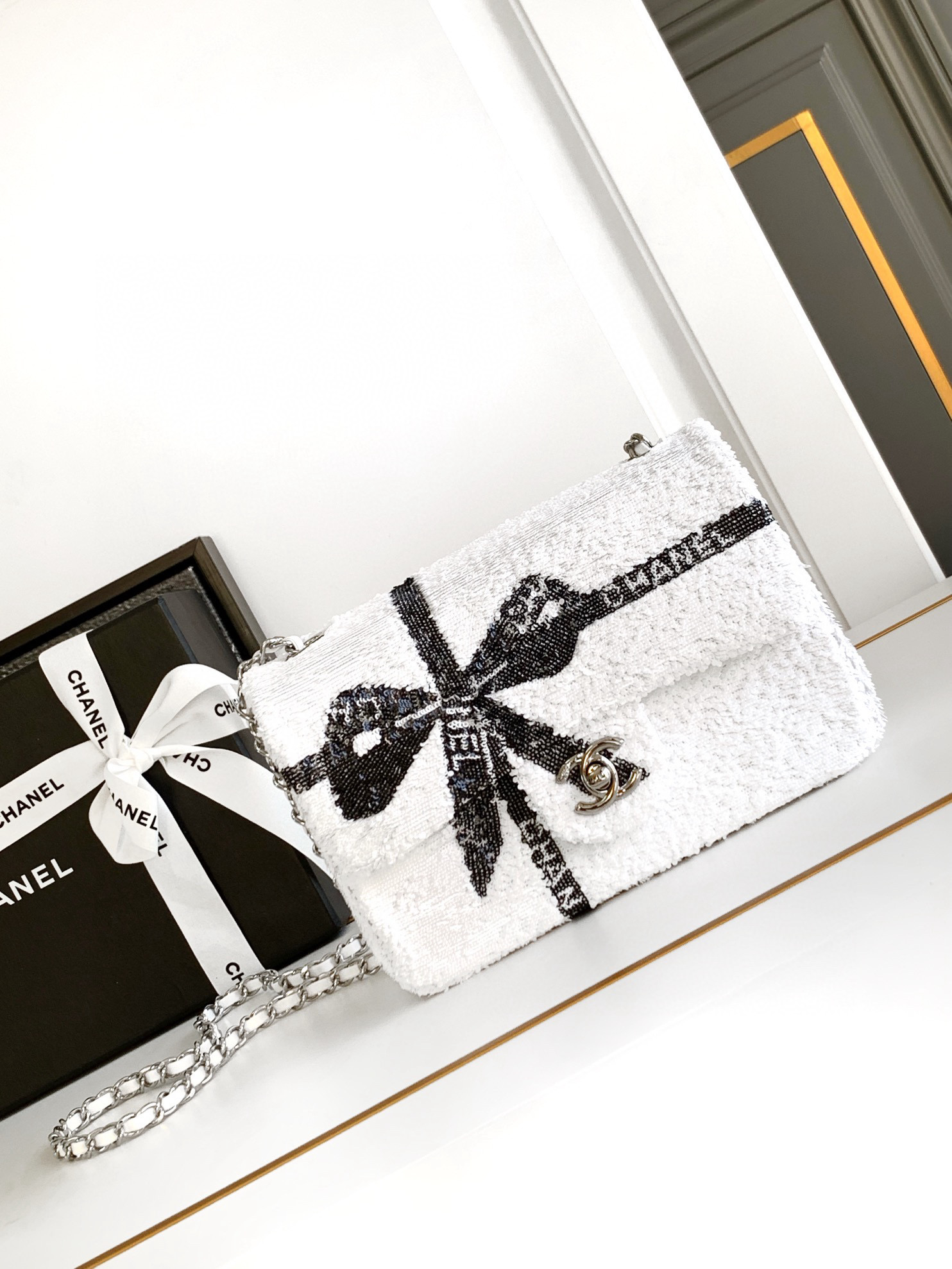 샤넬 Chanel Mini Classic Flap Bag White 20cm