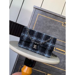 샤넬 Chanel 24k Medium Classic Flap Bag Blue 25.5cm