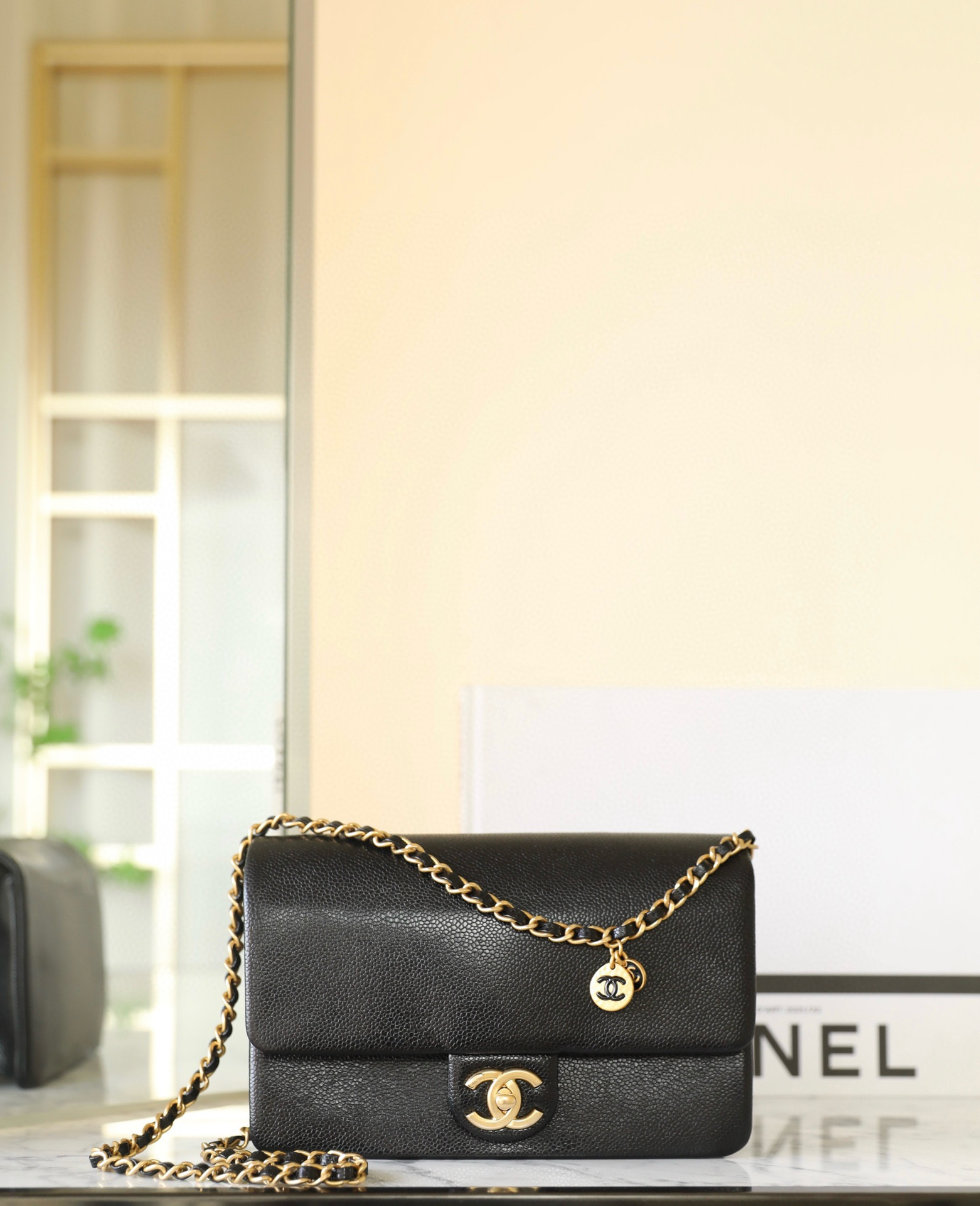 샤넬 Chanel AS5186 Small Classic Flap Bag C-821 Black gold 23cm