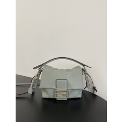 펜디 FENDI 8BS105 Mamma Baguette Nappa Leather Mini Bag Matcha Green 16CM