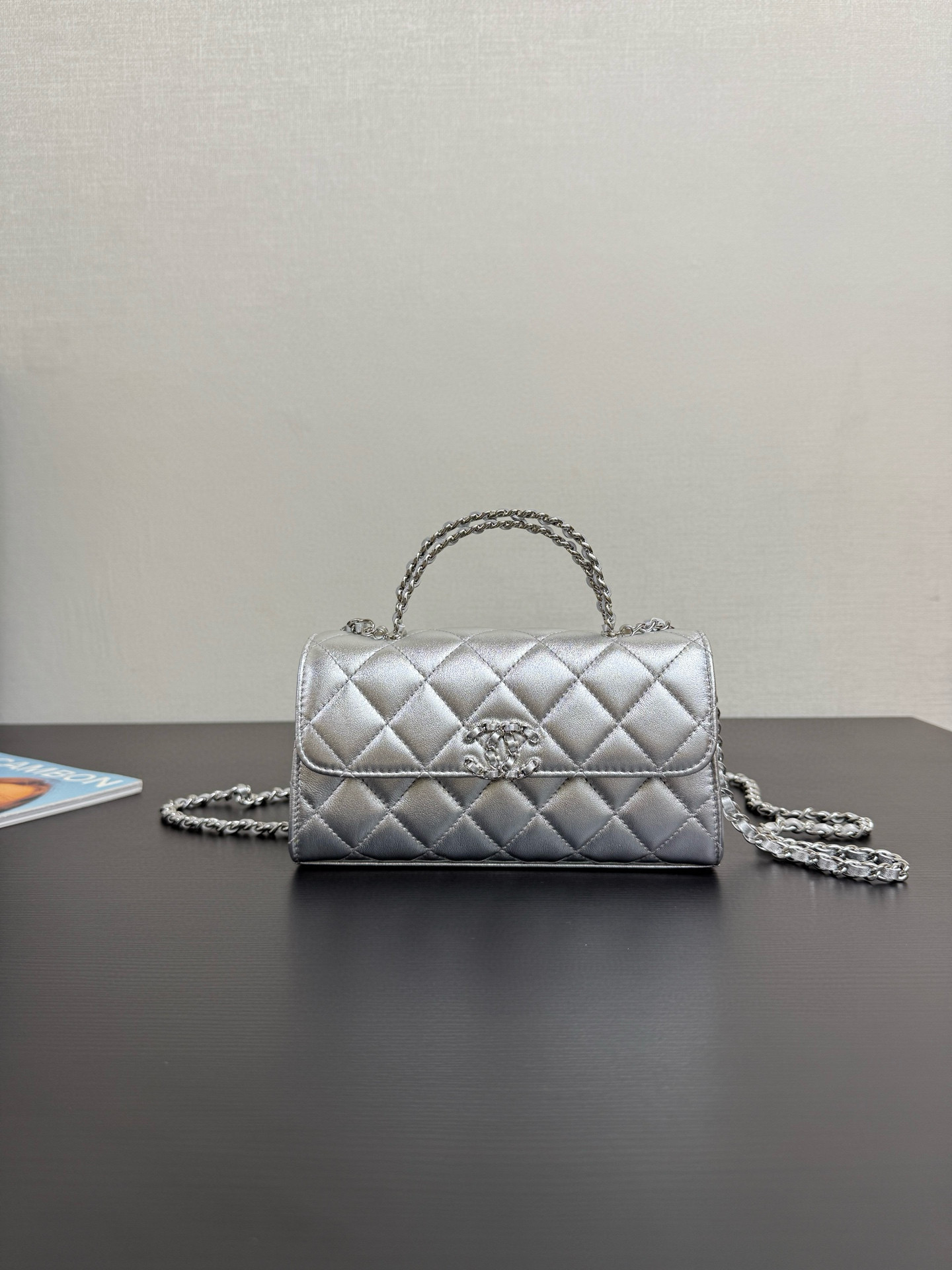 샤넬 Chanel 25s AP3238 Flap Phone Holder with Chain 99194 silver 18cm