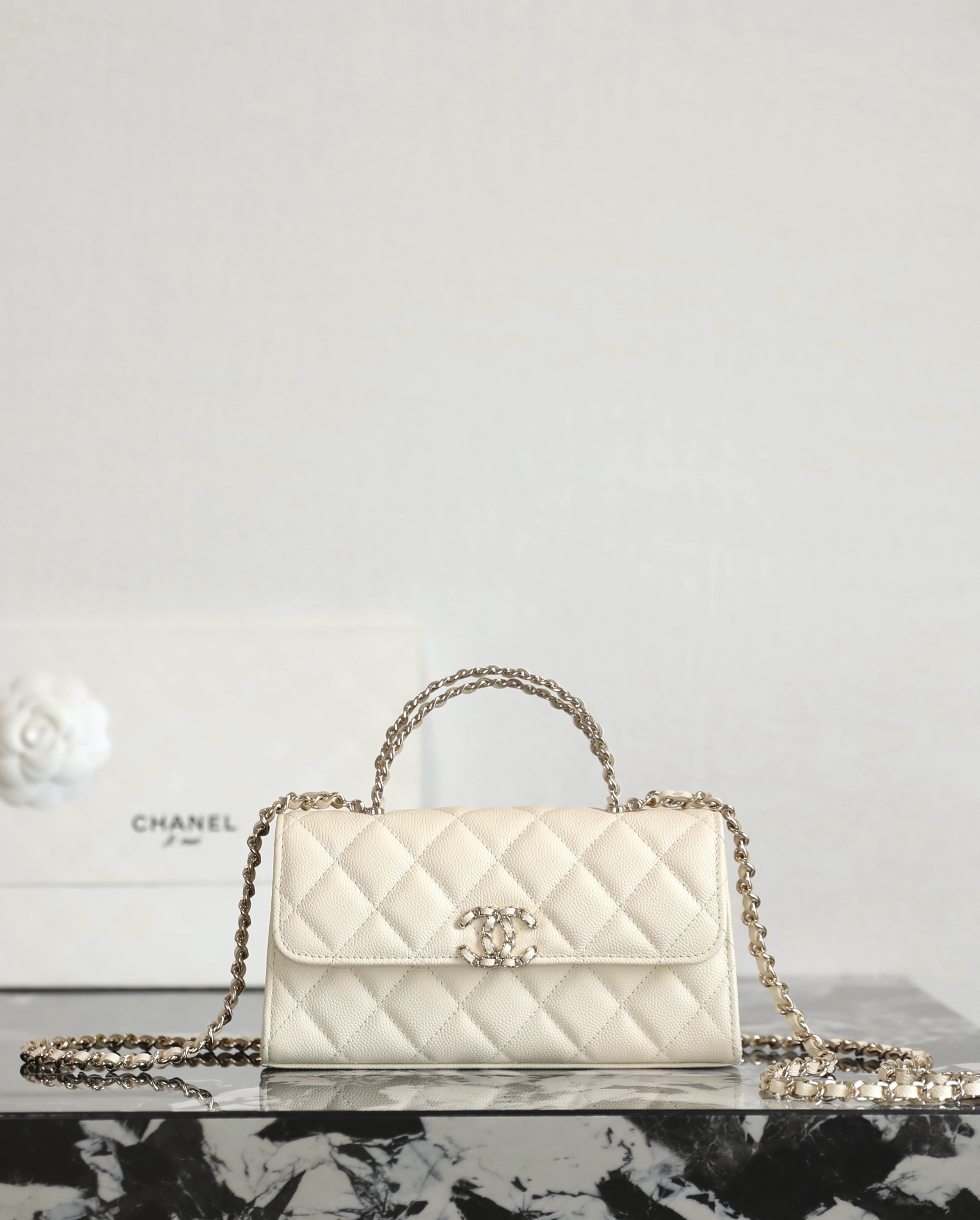 샤넬 Chanel 25s AP3238 Flap Phone Holder with Chain C-511 Beige 18cm