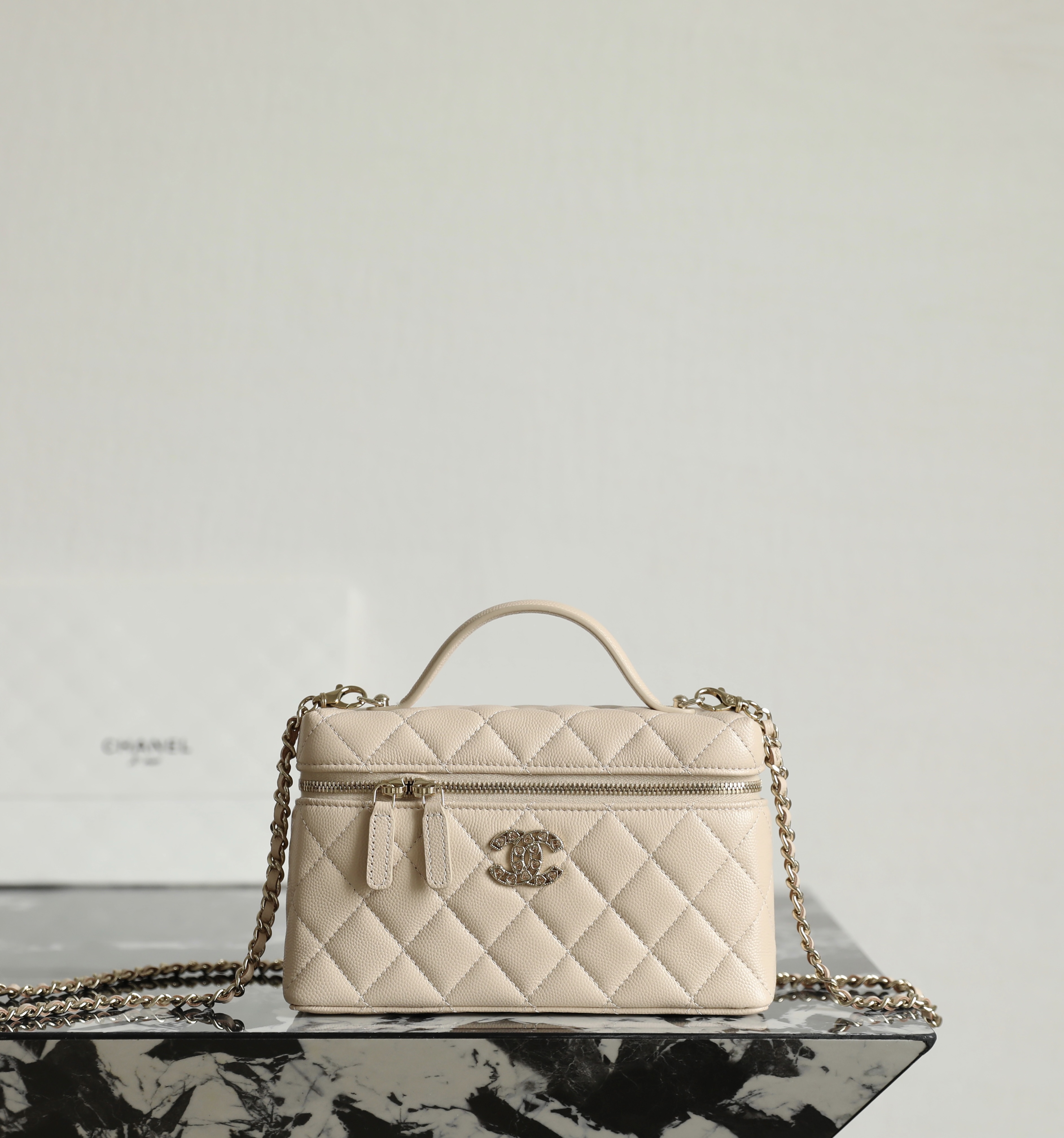 샤넬 Chanel 25p LP Long Vanity with chain C-511 Beige 19.5cm