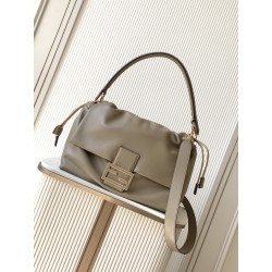 펜디 FENDI 8BR834 Mamma Baguette Large Nappa Leather Bag Dove Grey 31.5CM