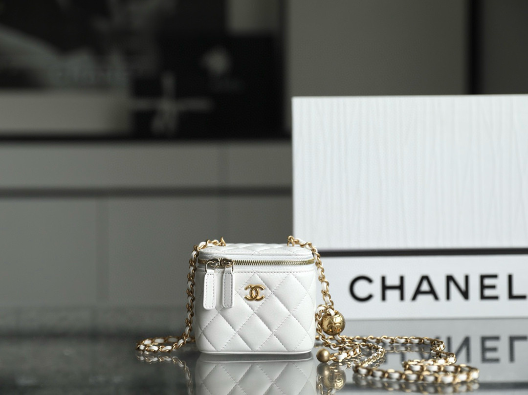 샤넬 Chanel Classic Small Vanity with Chain C-59 White 8.5cm