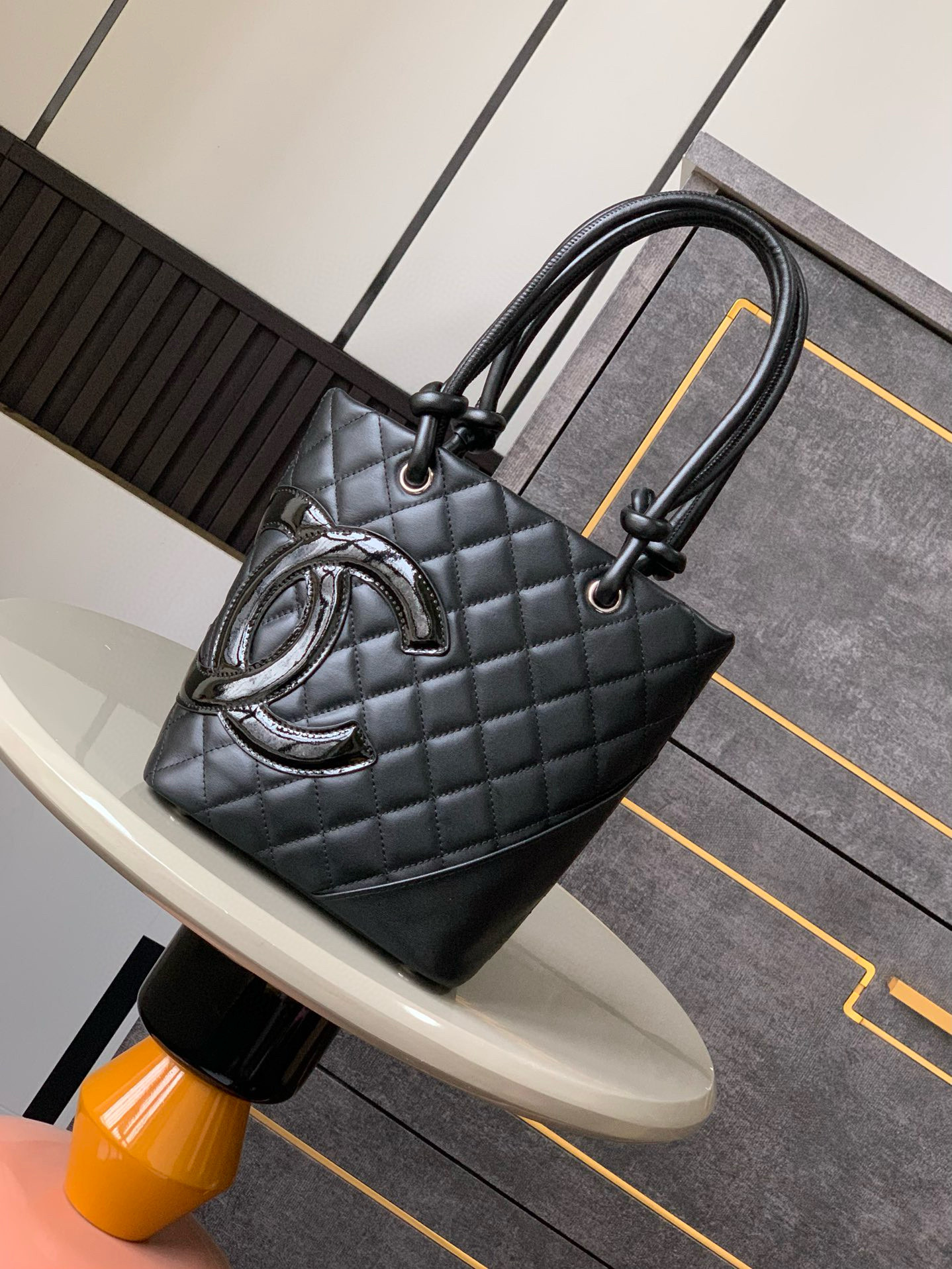 샤넬 Chanel Shopping Bag Black 16cm