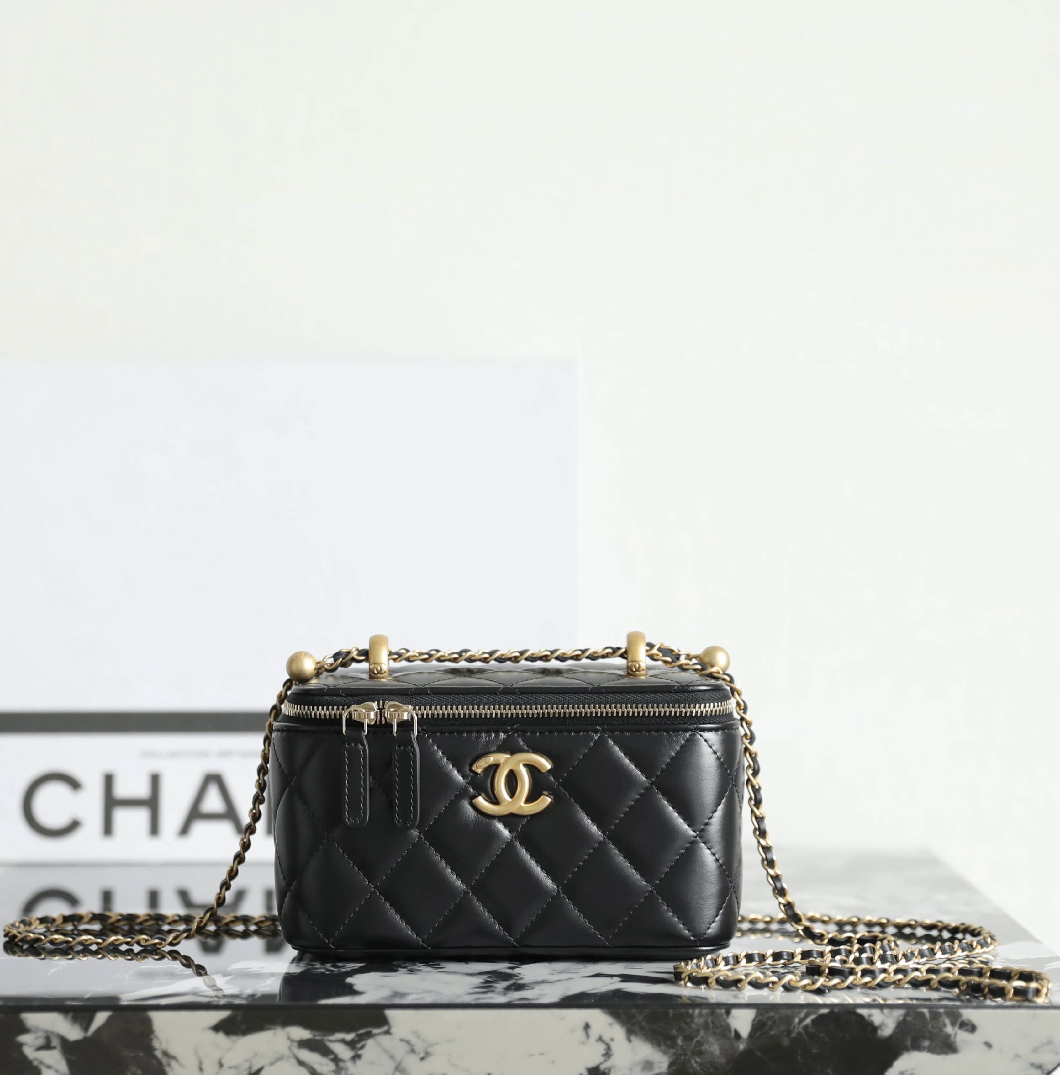 샤넬 Chanel 25s Long Vanity with chain C-811 Black 17cm