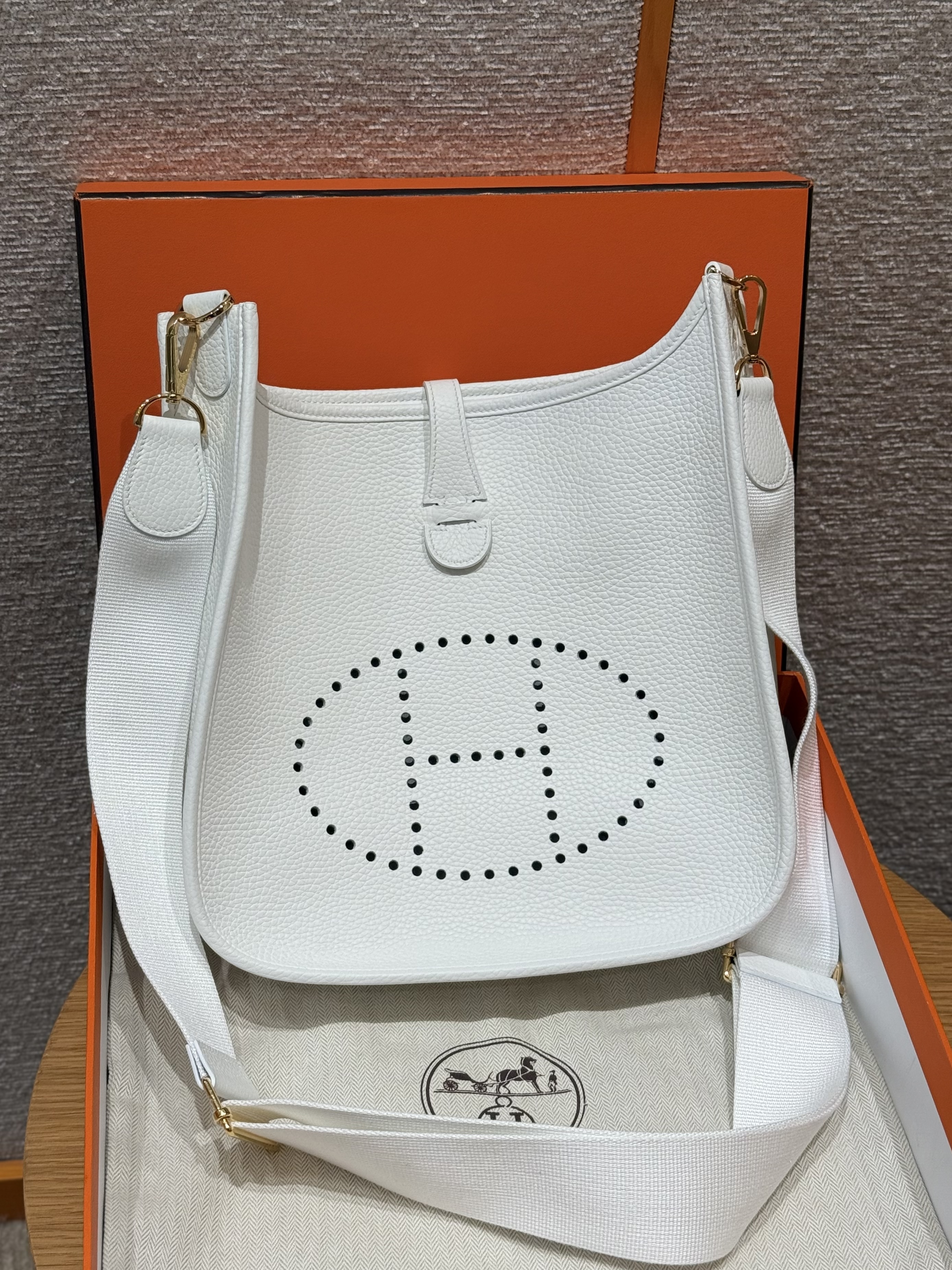 에르메스 Hermes Evelyne 29cm clemence 01 Blanc/gold