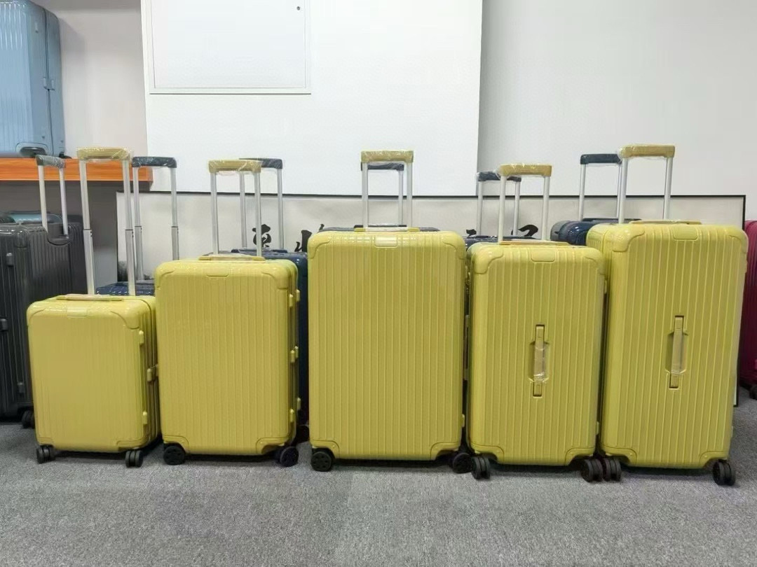 Rimowa Essential 캐리어 폴리카보네이트 yellow