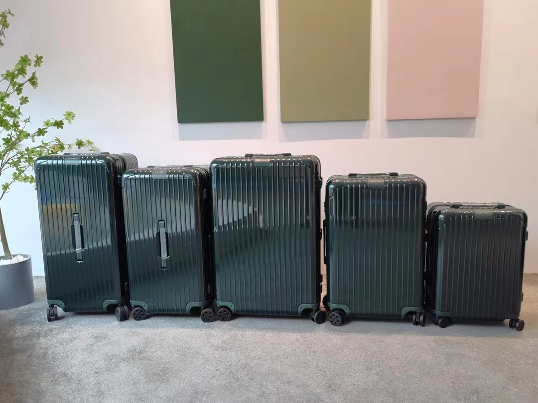 Rimowa Essential 캐리어 폴리카보네이트 Dark green