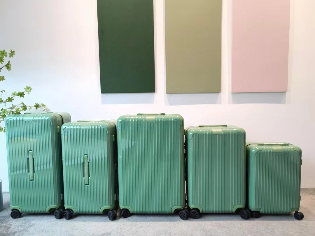 Rimowa Essential 캐리어 폴리카보네이트 Green