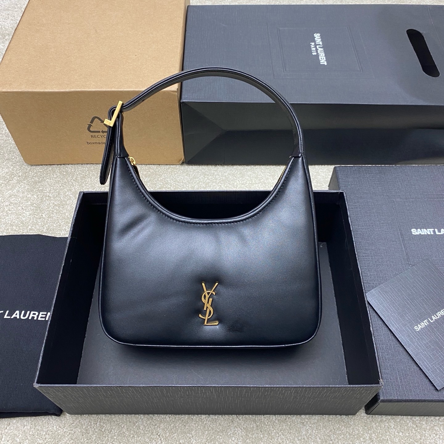 생로랑 Saint laurent/YSL 791484 Calypso Mini Hobo in Plunged Lambskin Black 20CM