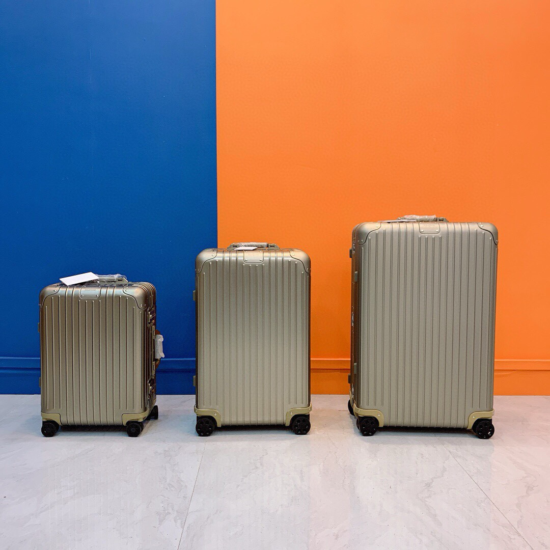 Rimowa Original 925 캐리어 알루미늄 gold