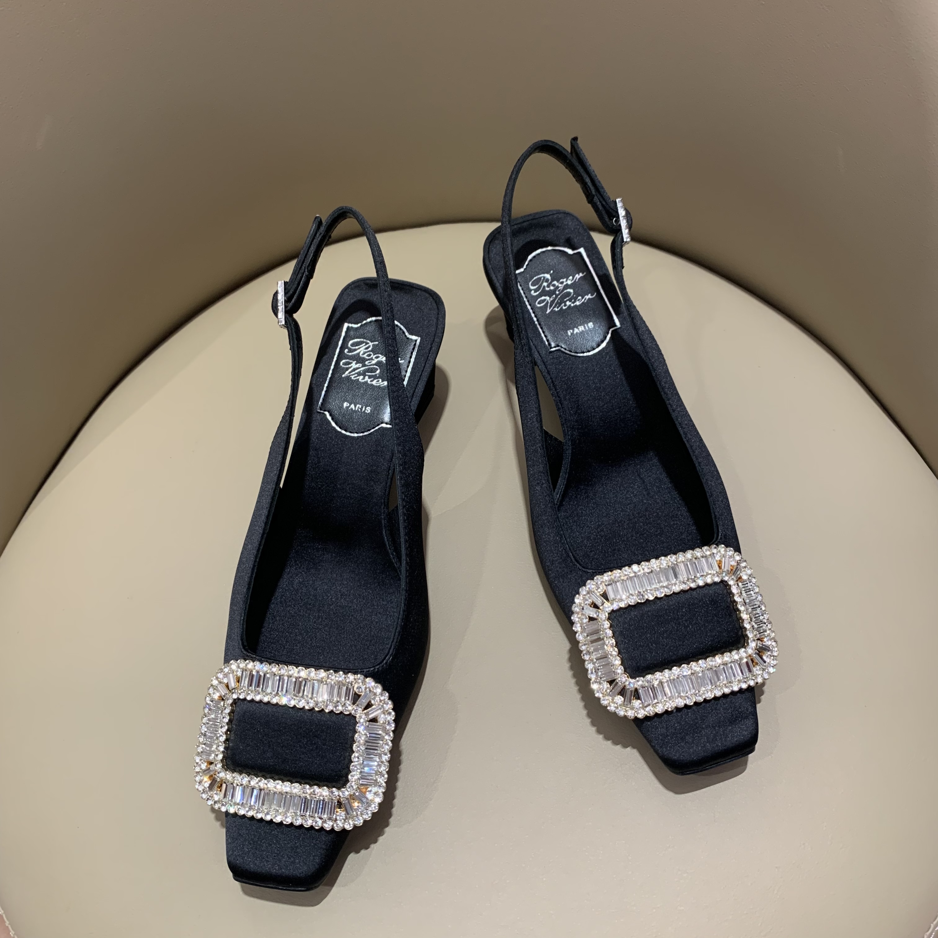로저비비에 Roger Vivier 하이힐