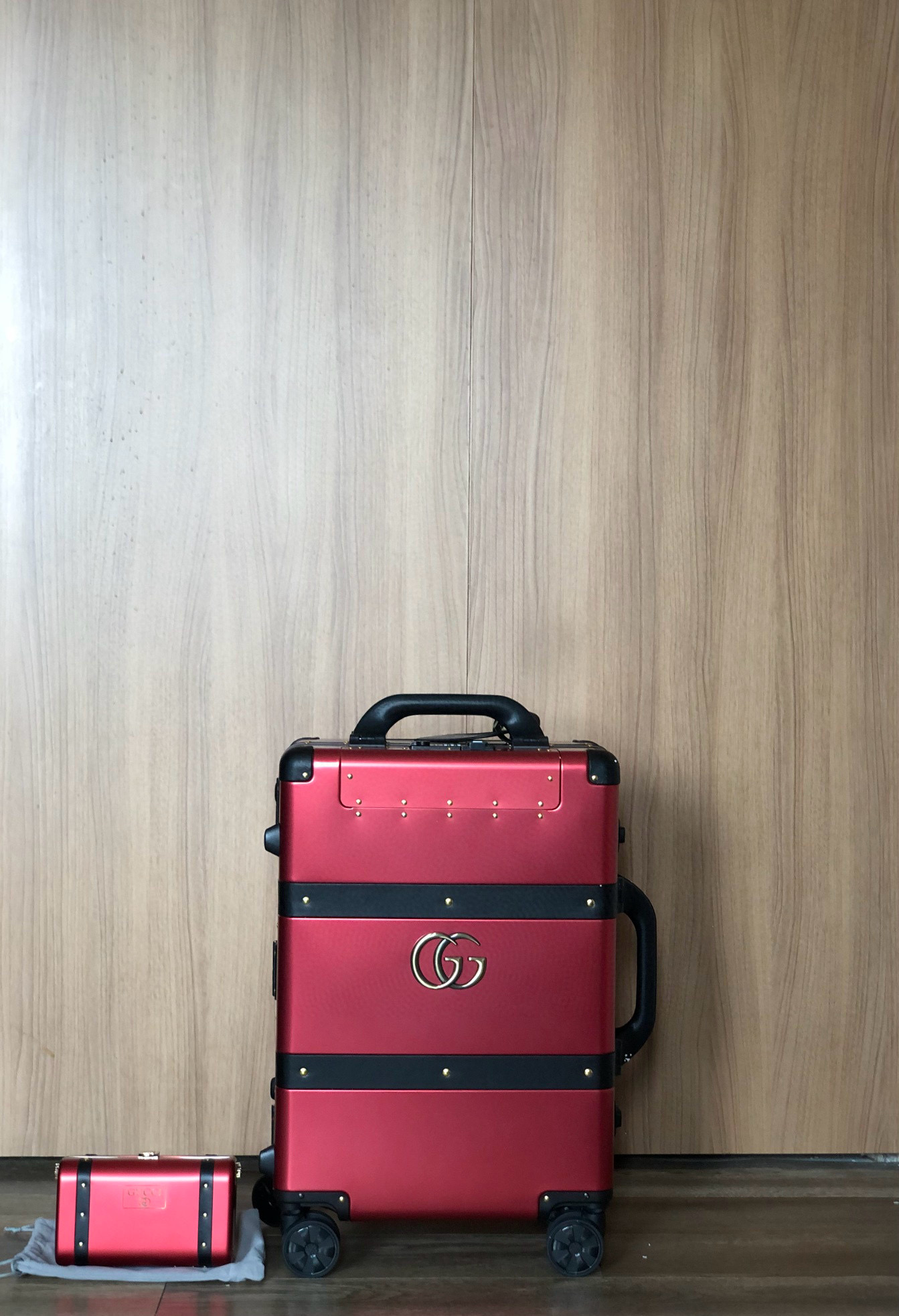 구찌 Gucci 알루미늄 캐리어 Red&Black 20