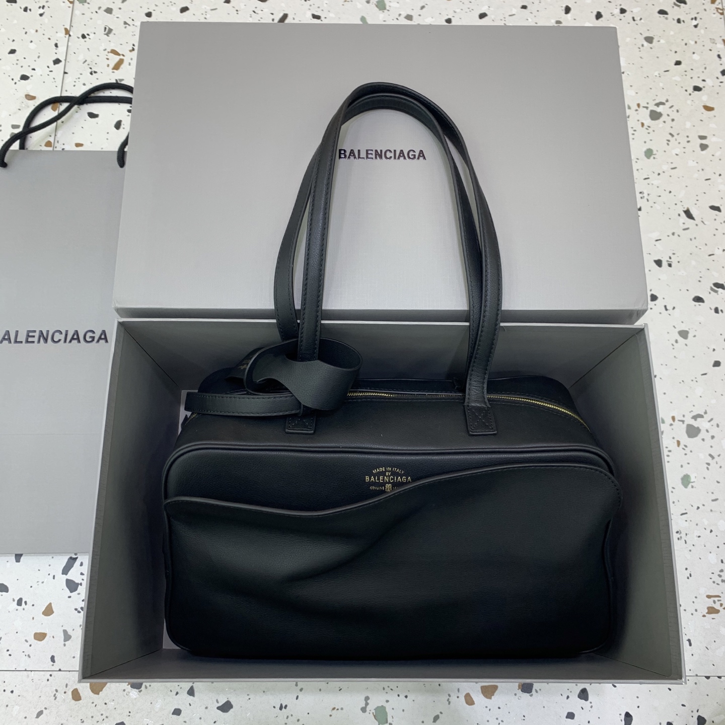 발렌시아가 Balenciaga 8264252 Carrie Medium Bowling Bag Black 36cm