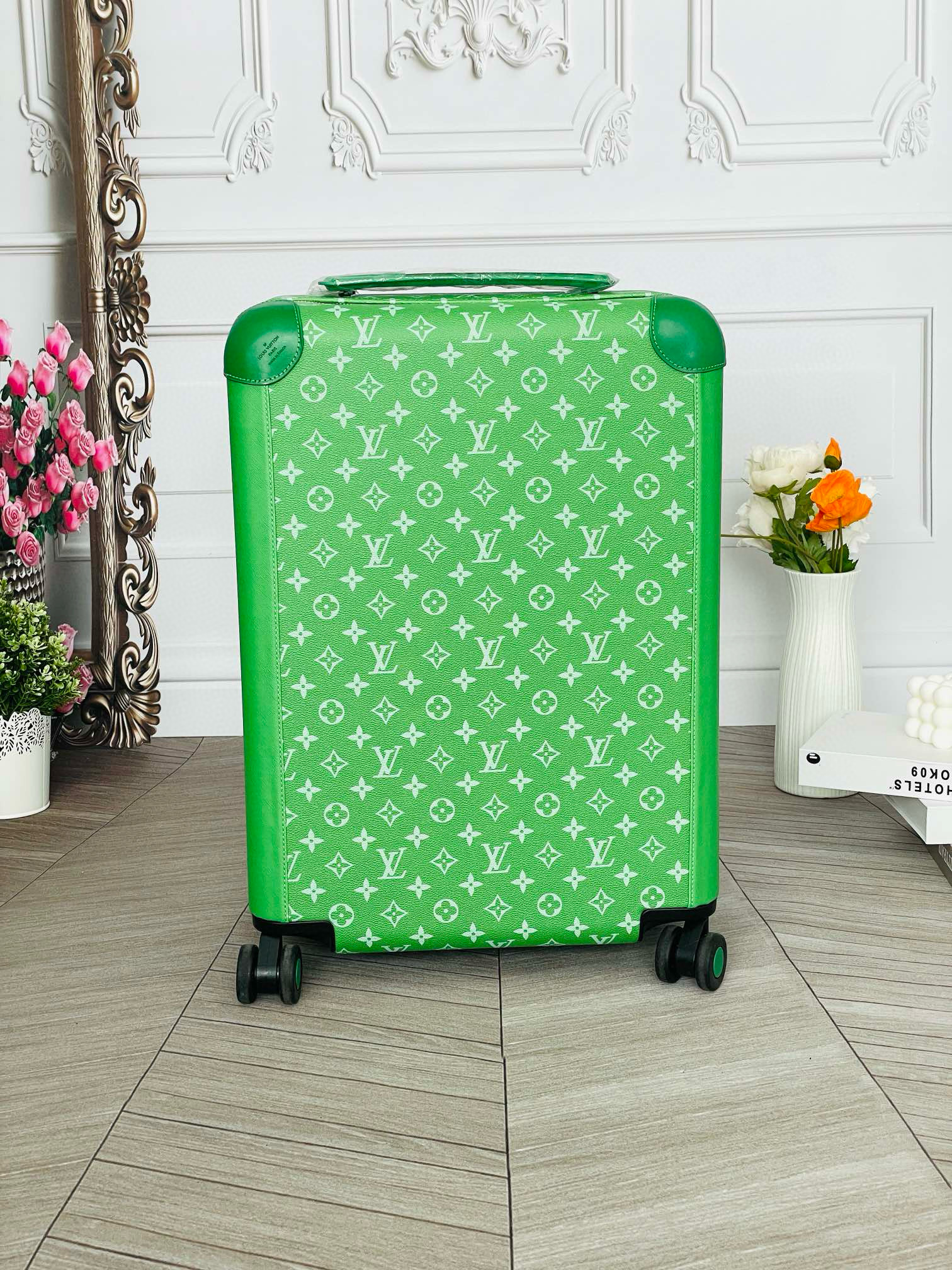 루이비통 Louis Vuitton Horizon 55 캐리어 green