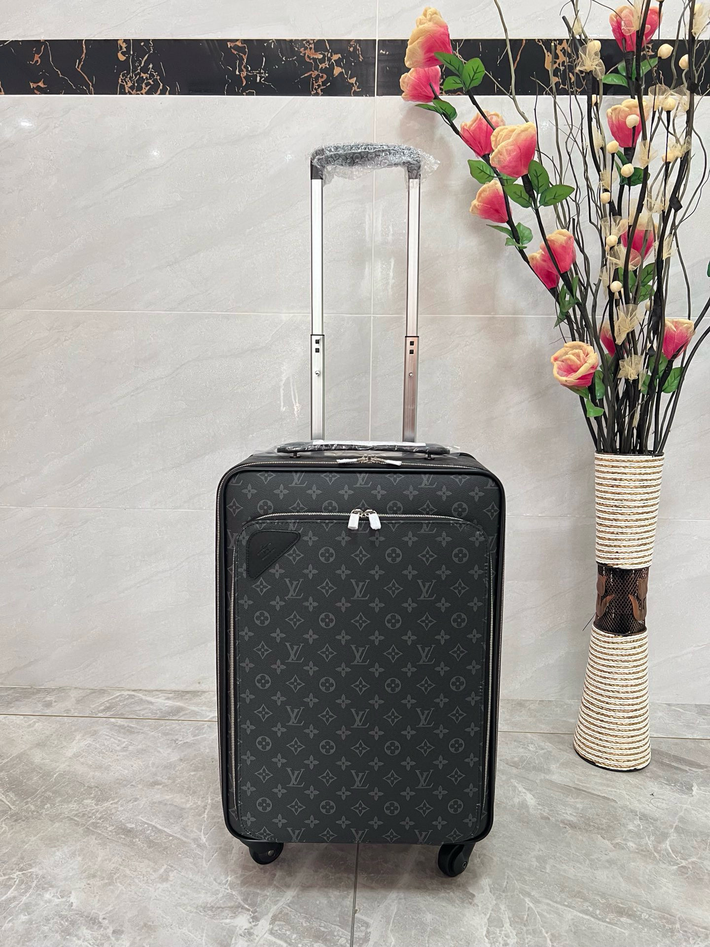 루이비통 Louis Vuitton 캐리어 Monogram Black 20