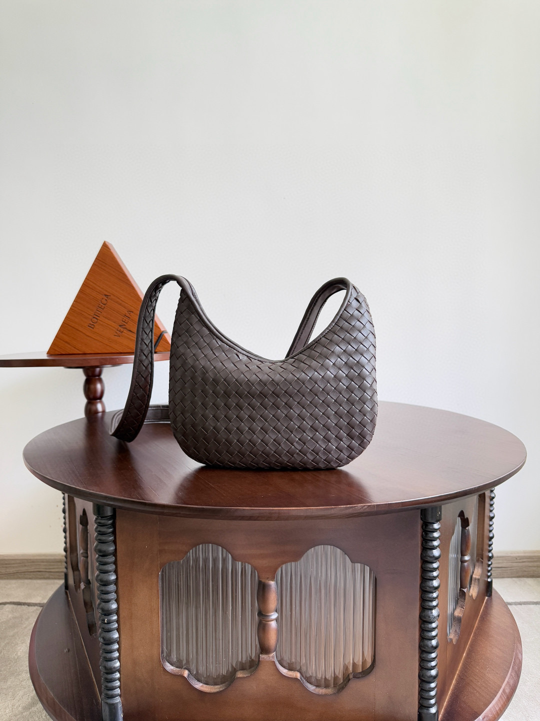 보테가 베네타 Bottega Veneta 836918 Small Veneto 27cm