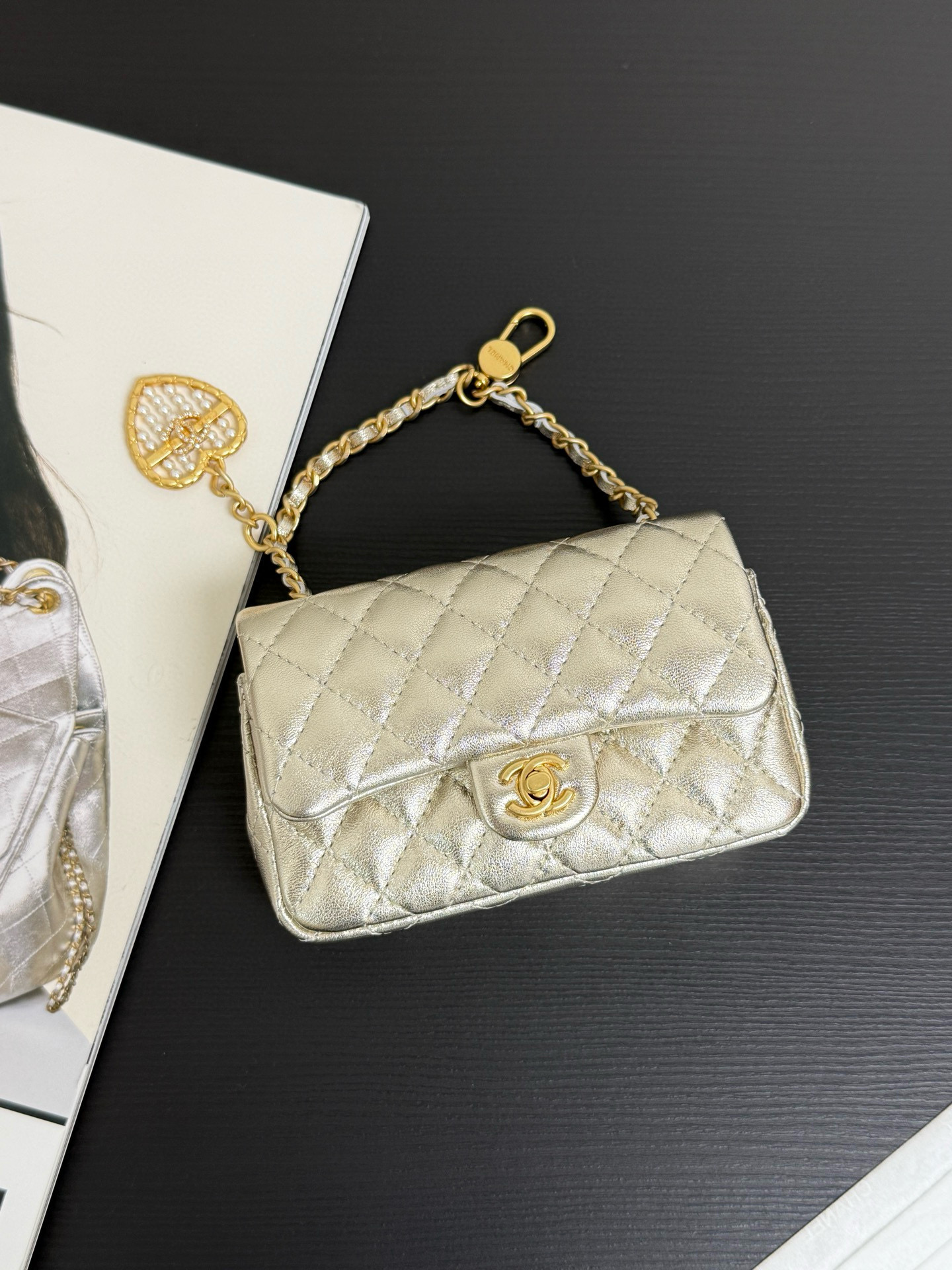 샤넬 Chanel 25a Mini Flap Bag 99482 silver