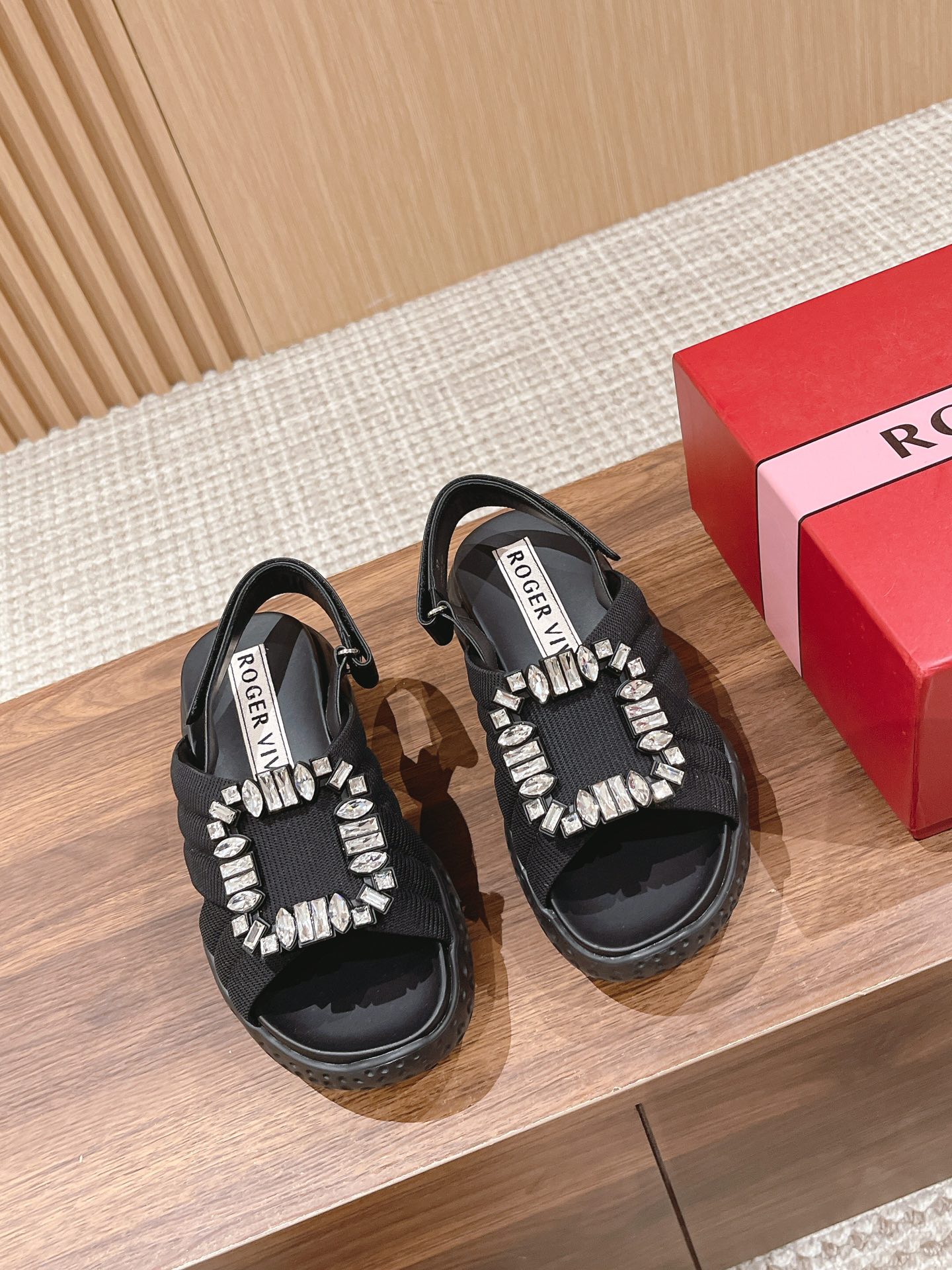 로저비비에 Roger Vivier 샌들