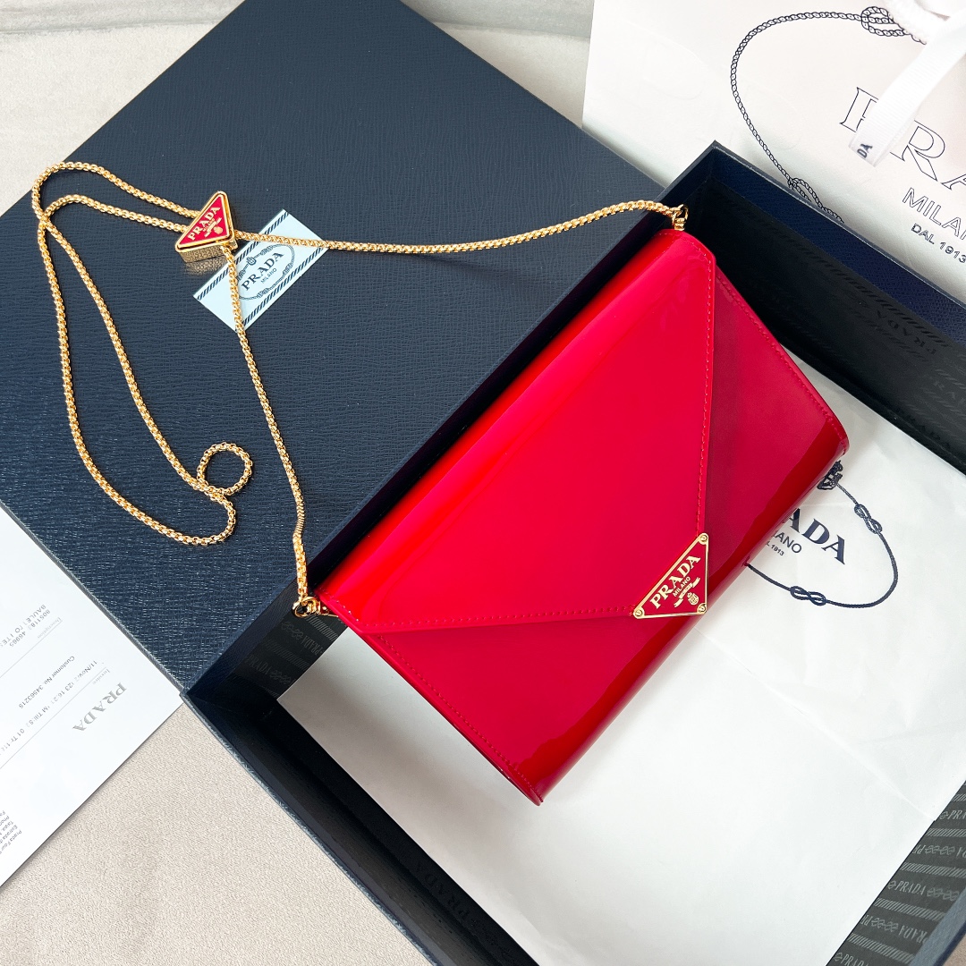 프라다 Prada 1BP051 페이턴트 가죽 미니 백 20cm