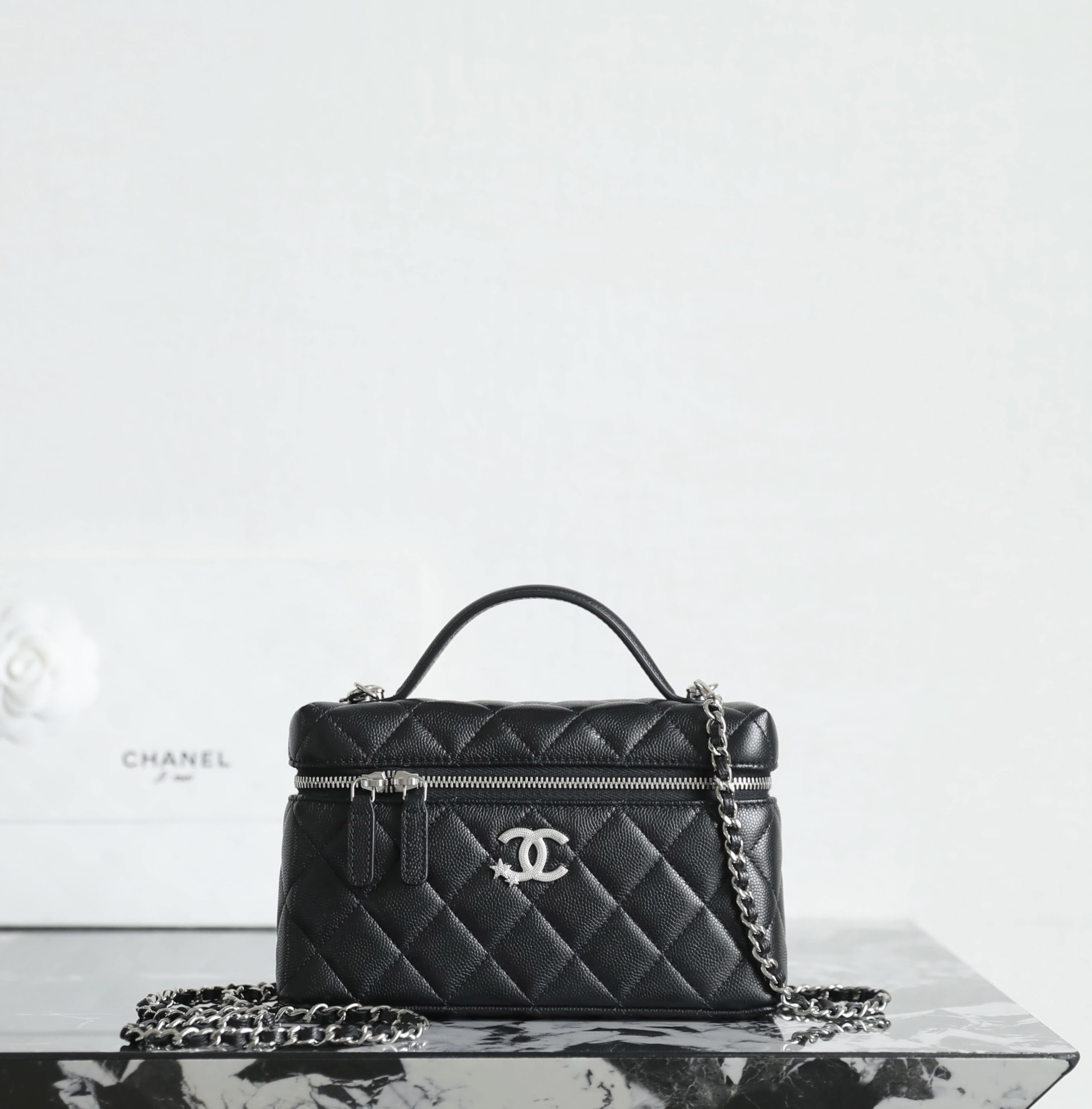 샤넬 Chanel 25B LP Long Vanity with chain C-811 Black 19.5cm