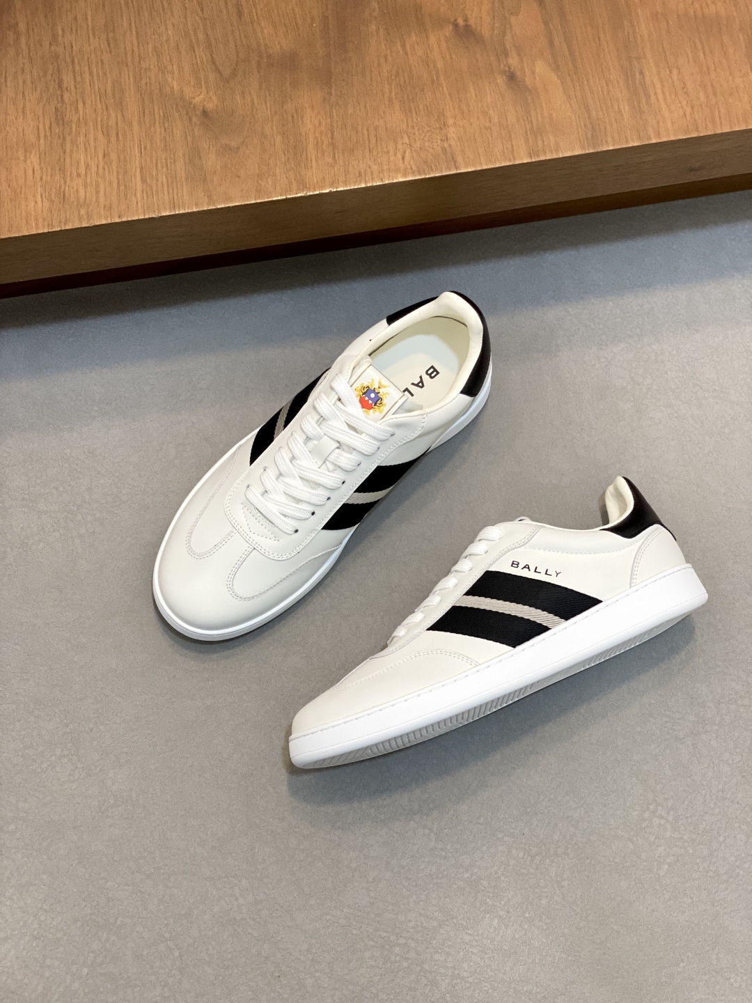 발리 BALLY 스니커즈