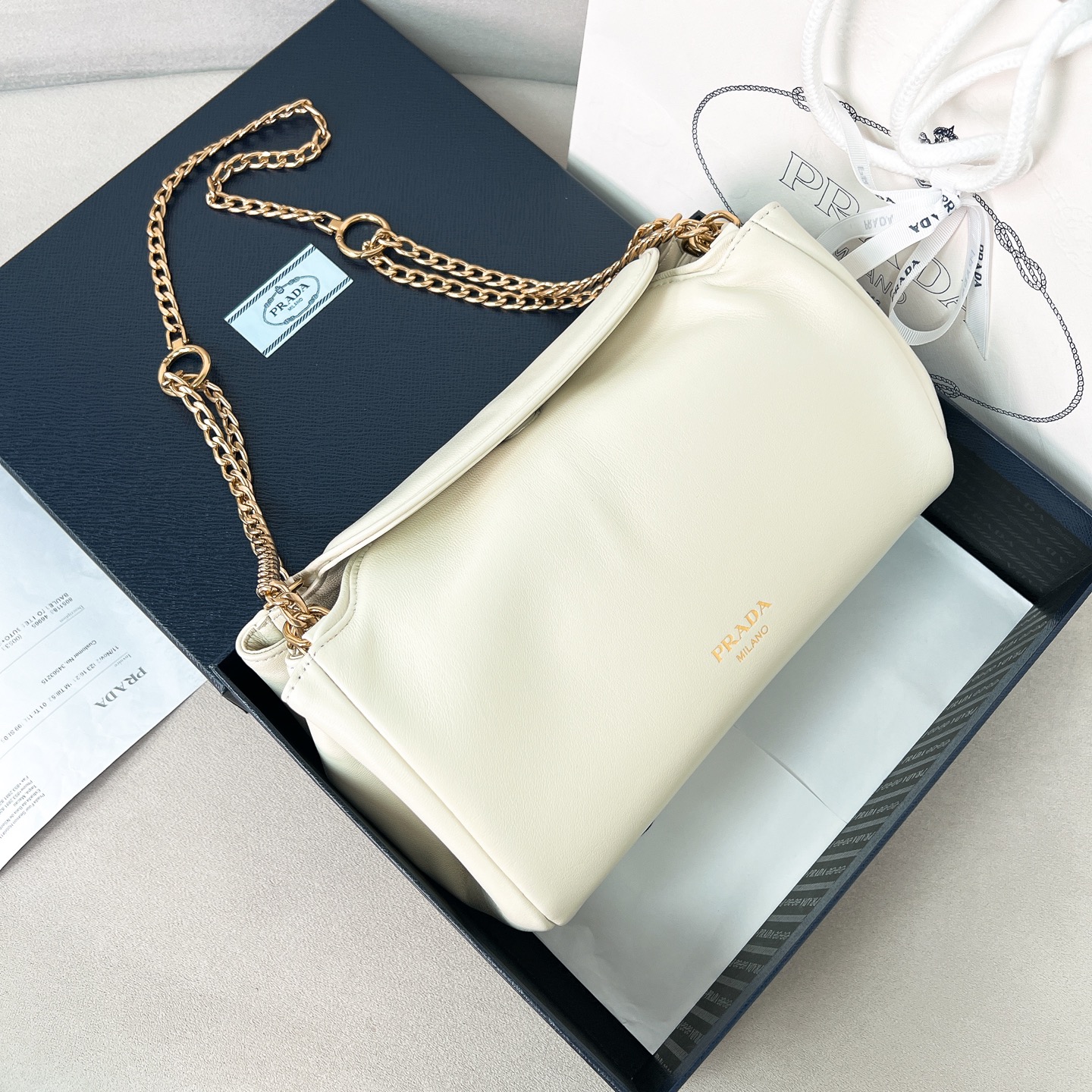 프라다 Prada 1BD395 튀뮬트 스몰 나파 가죽 백 24CM