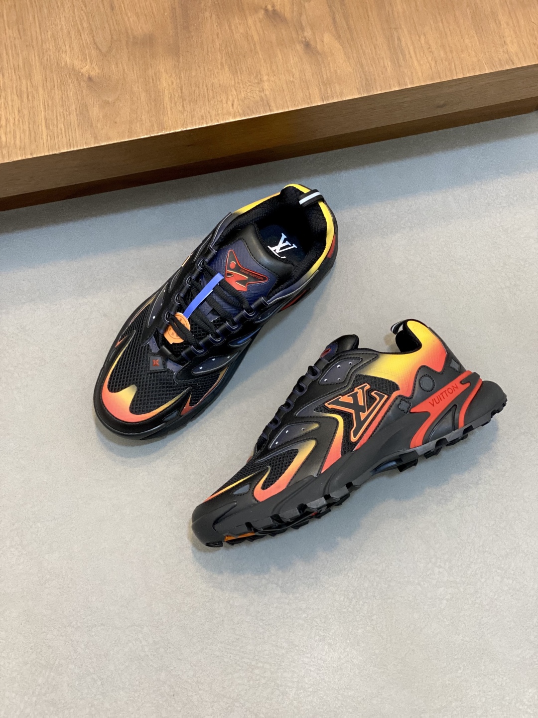 루이비통 Louis Vuitton Discovery 스니커즈