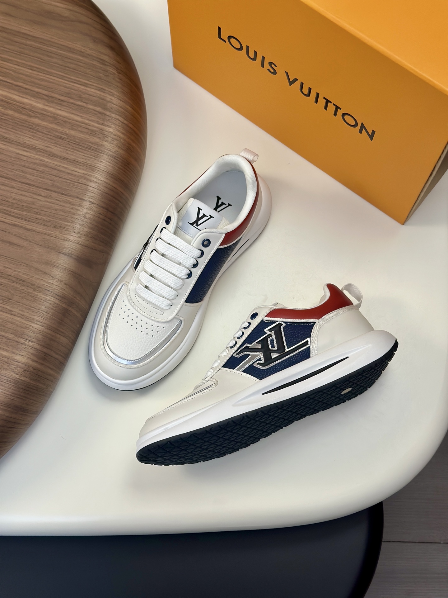 루이비통 Louis Vuitton 스니커즈