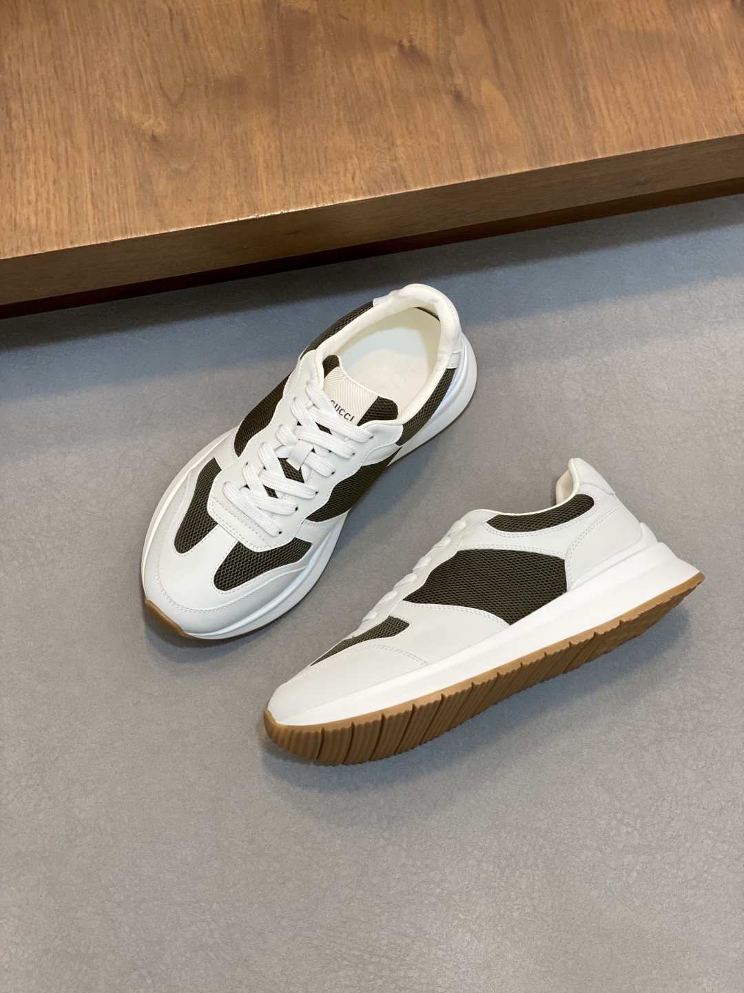 구찌 Gucci 스니커즈