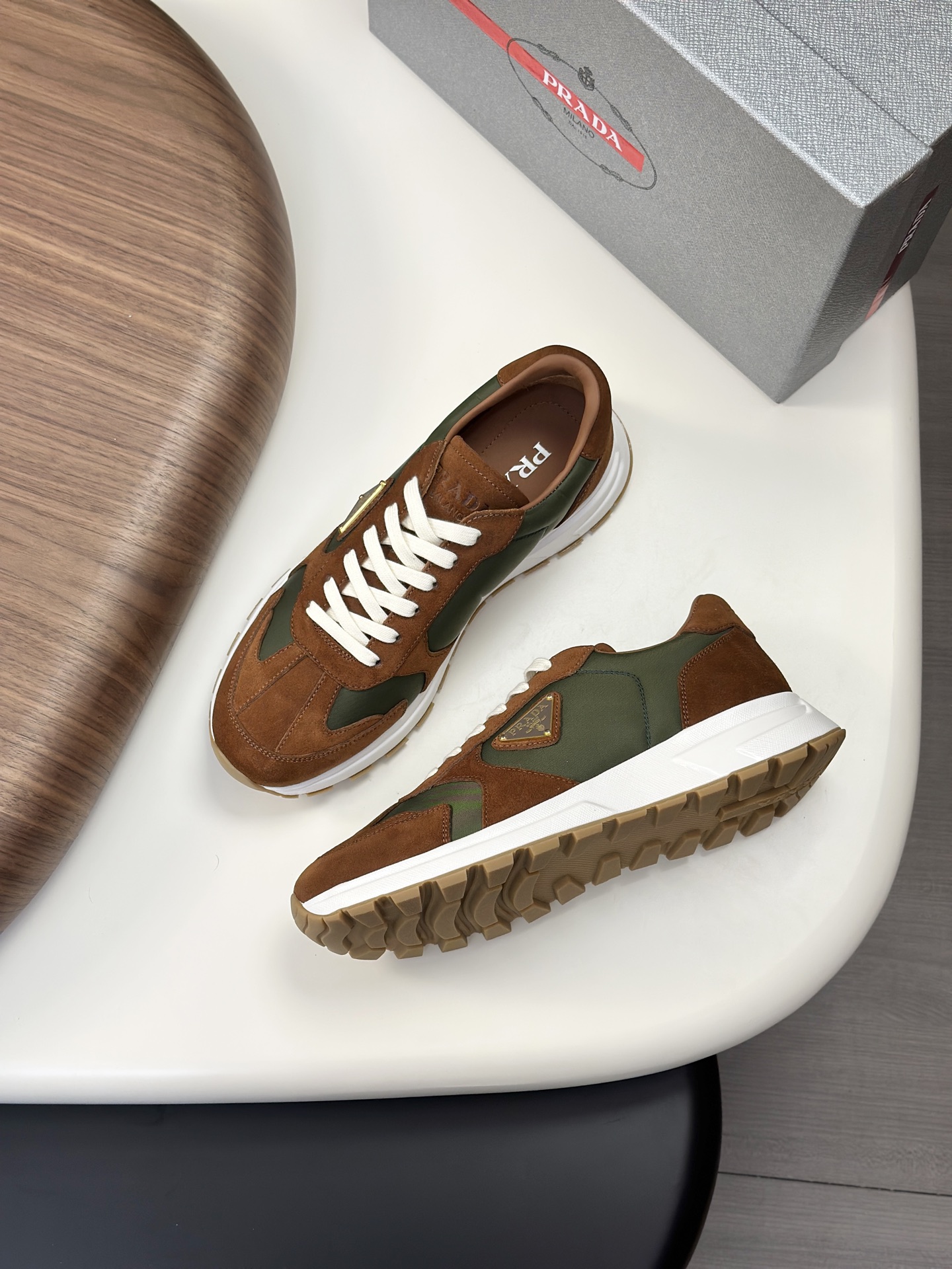 프라다 Prada 스니커즈