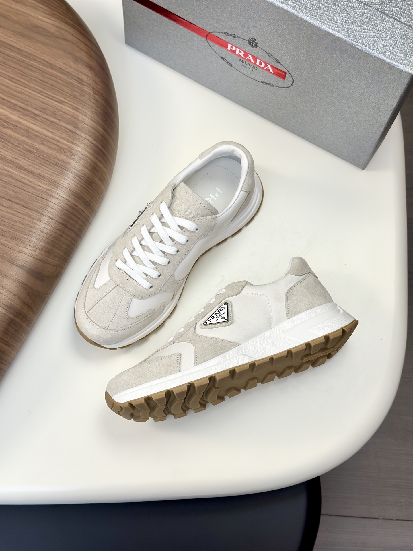 프라다 Prada 스니커즈